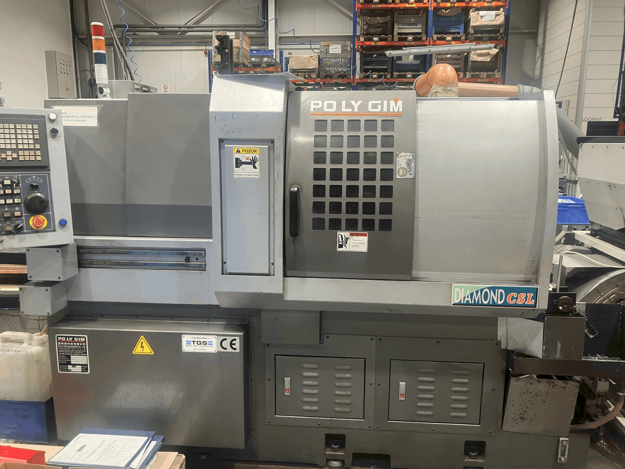 A PO LY GIM Diamond 32CSL gép elölnézete