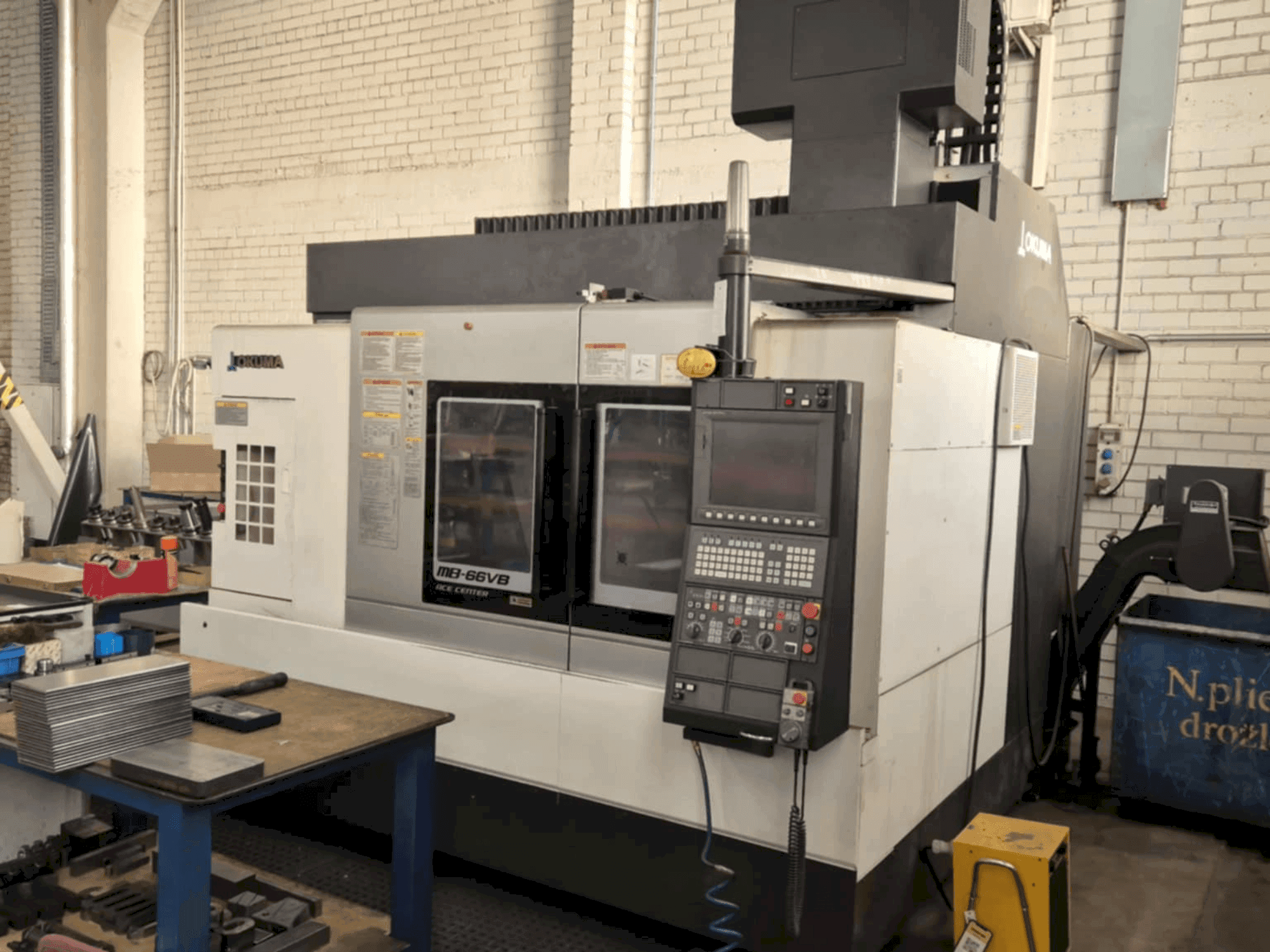 A Okuma MB-66VB gép elölnézete