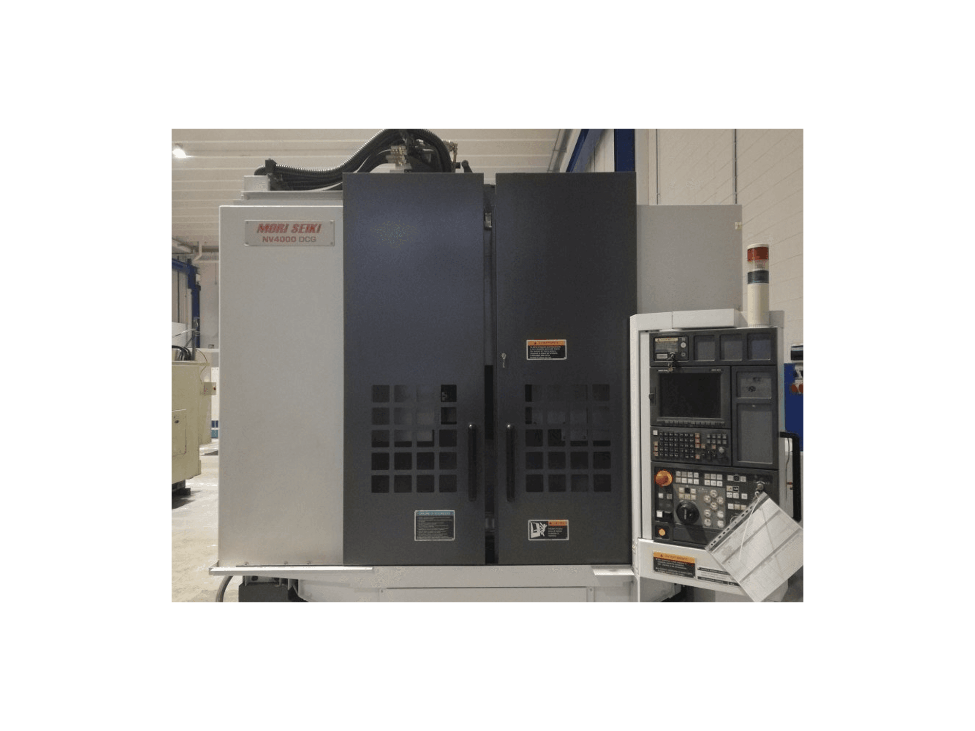 A MORI SEIKI NV 4000 DCG gép elölnézete