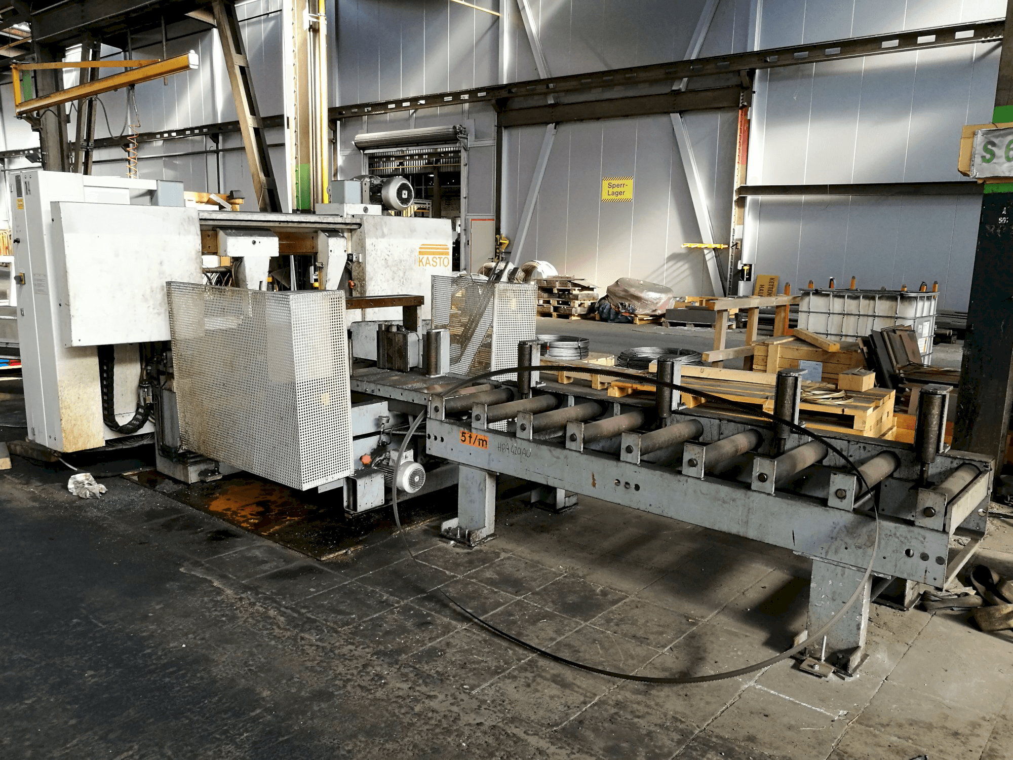 A KASTO HBA 420 AU gép jobb nézete