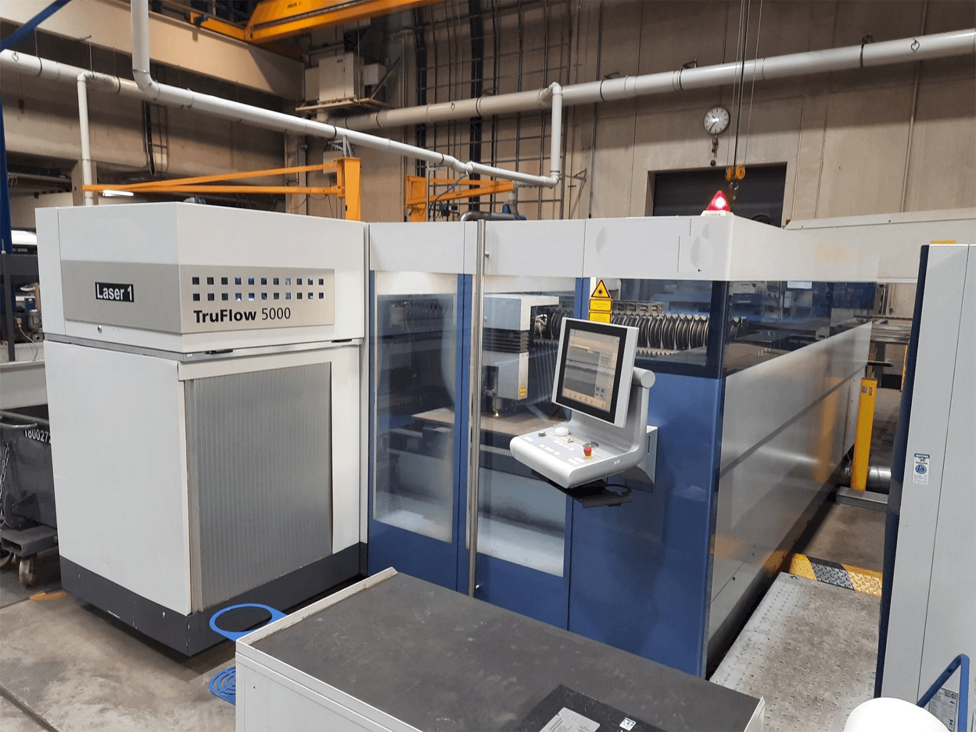 A Trumpf L 3030 with Liftmaster gép elölnézete