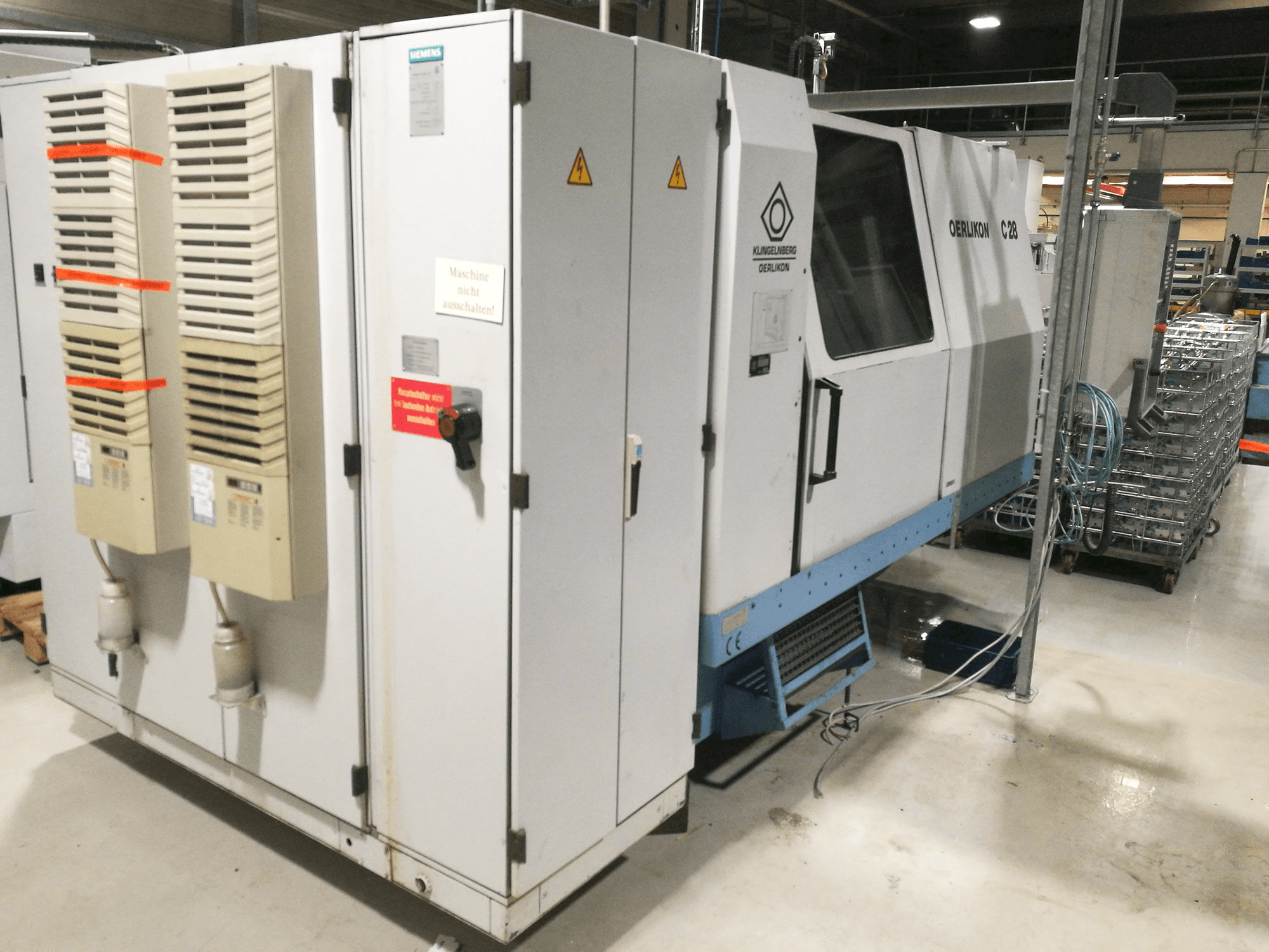 A Oerlikon C28 gép jobb nézete