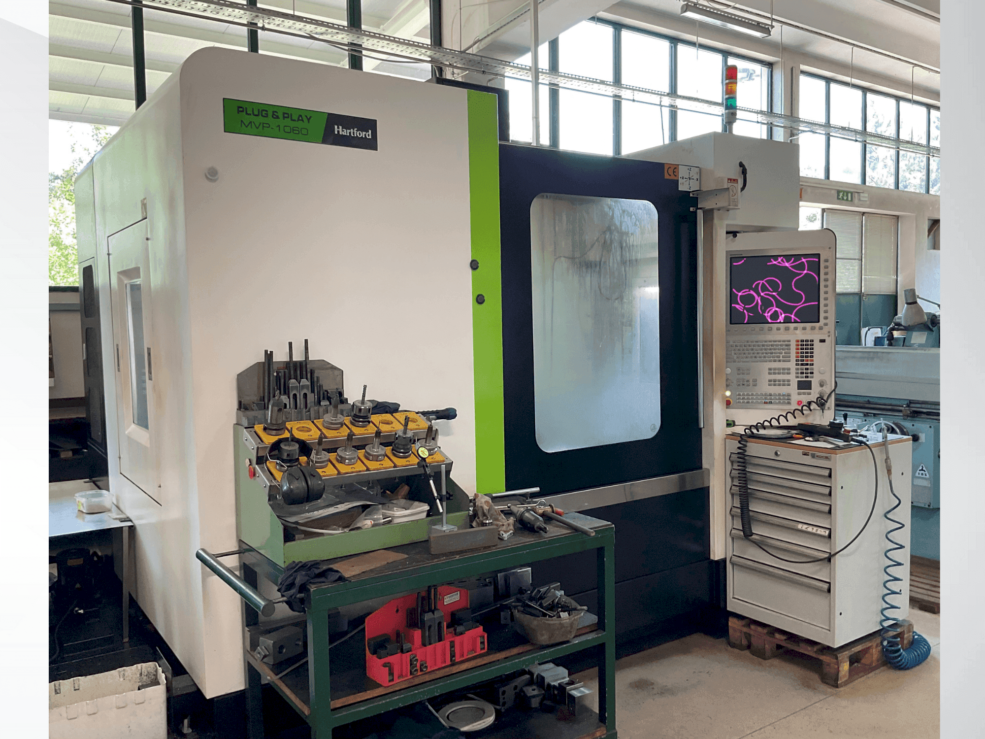 A HARTFORD MVP-1060AD gép elölnézete