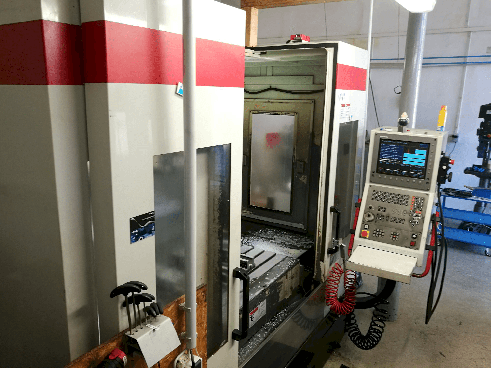 A Quaser MV 204 II E gép bal oldali nézete