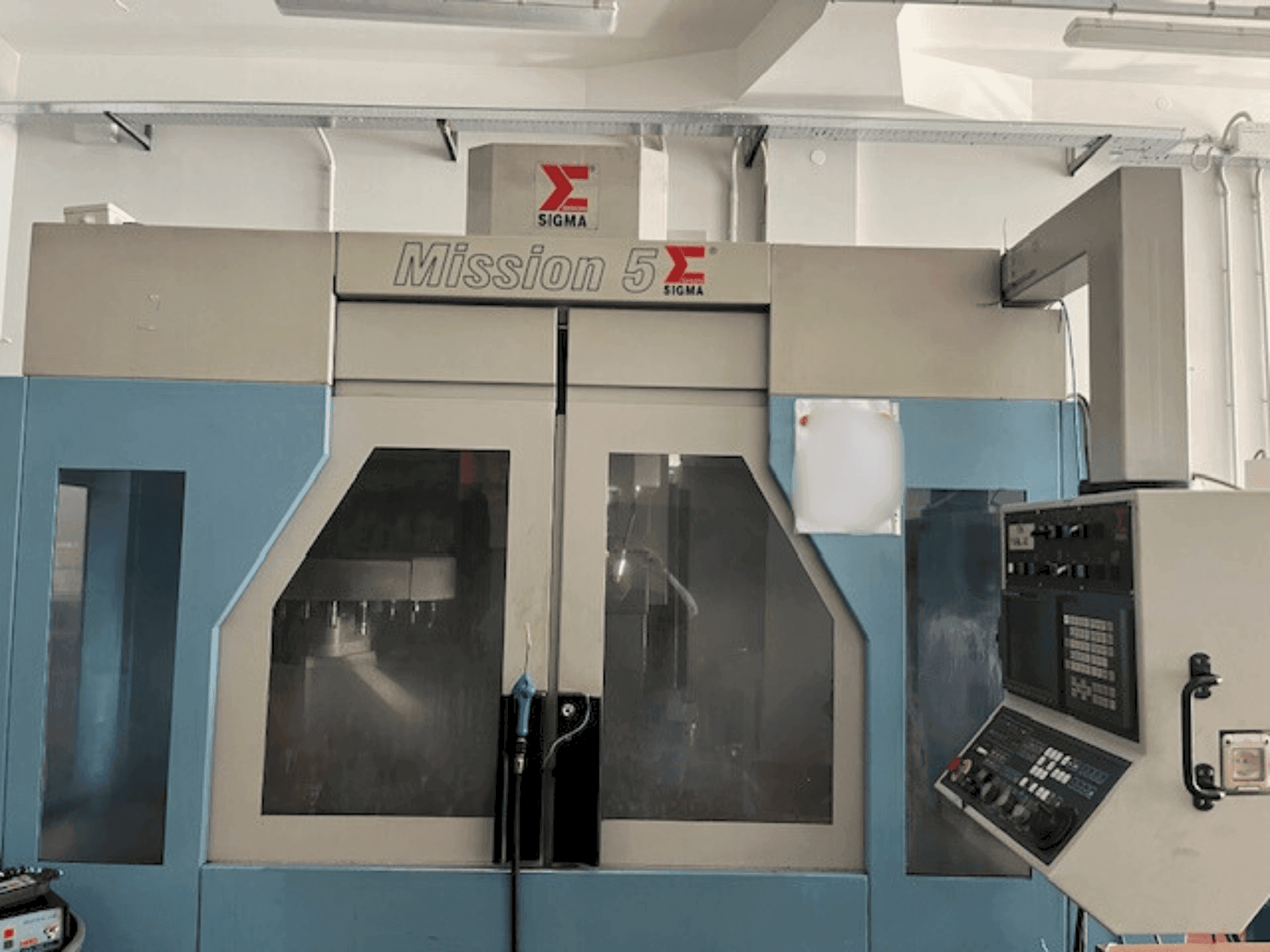 A Sigma Mission 5 gép elölnézete