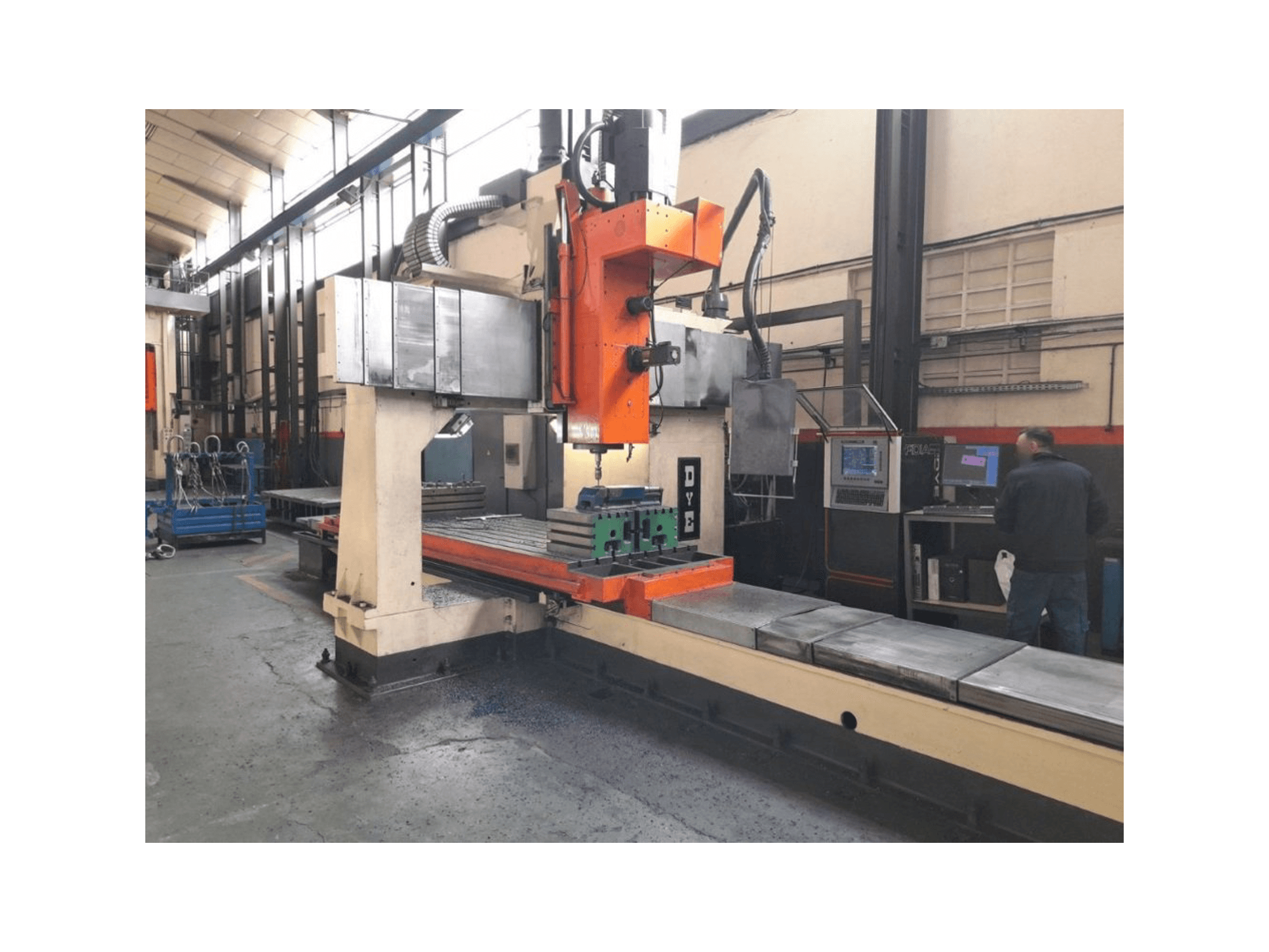 A DYE FBF-C-N/C gép elölnézete