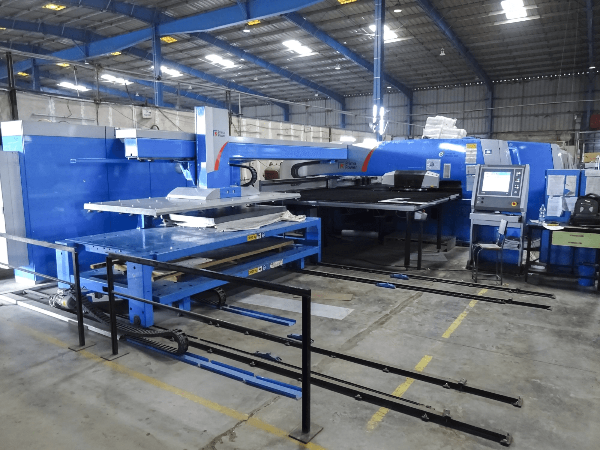 A Prima Power Shear Genius e6 gép jobb nézete