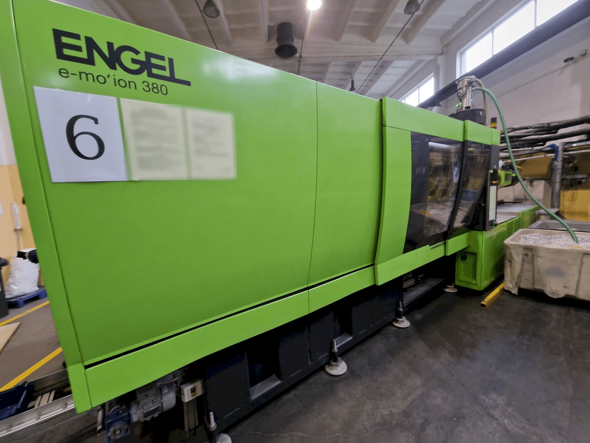 A Engel e-motion 2440/380 T gép elölnézete