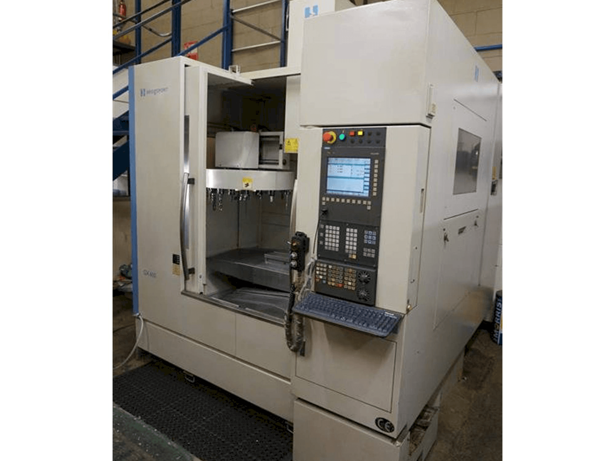 A Bridgeport GX 600 gép elölnézete