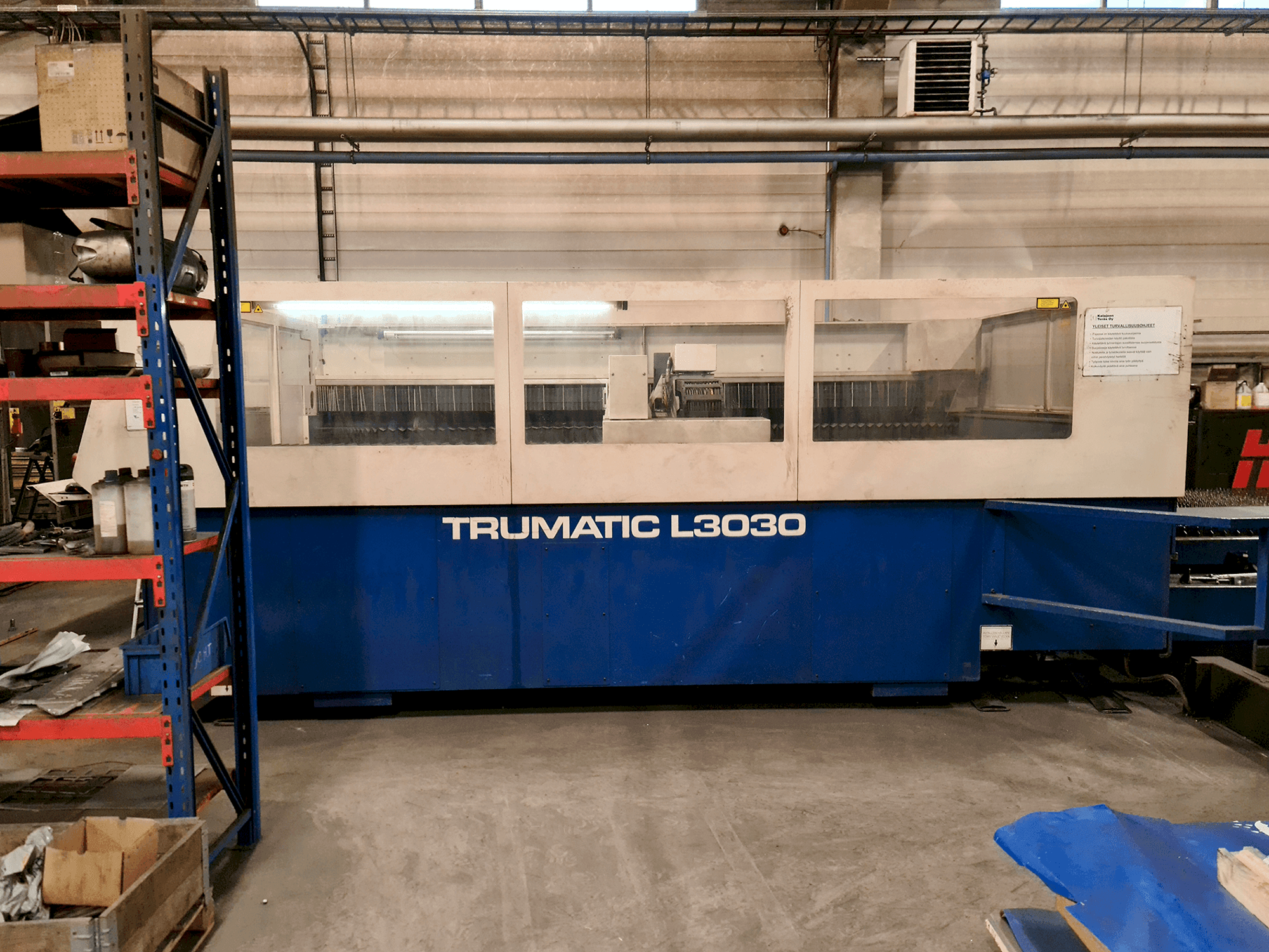 A Trumpf Trumatic L3030 4kW gép elölnézete