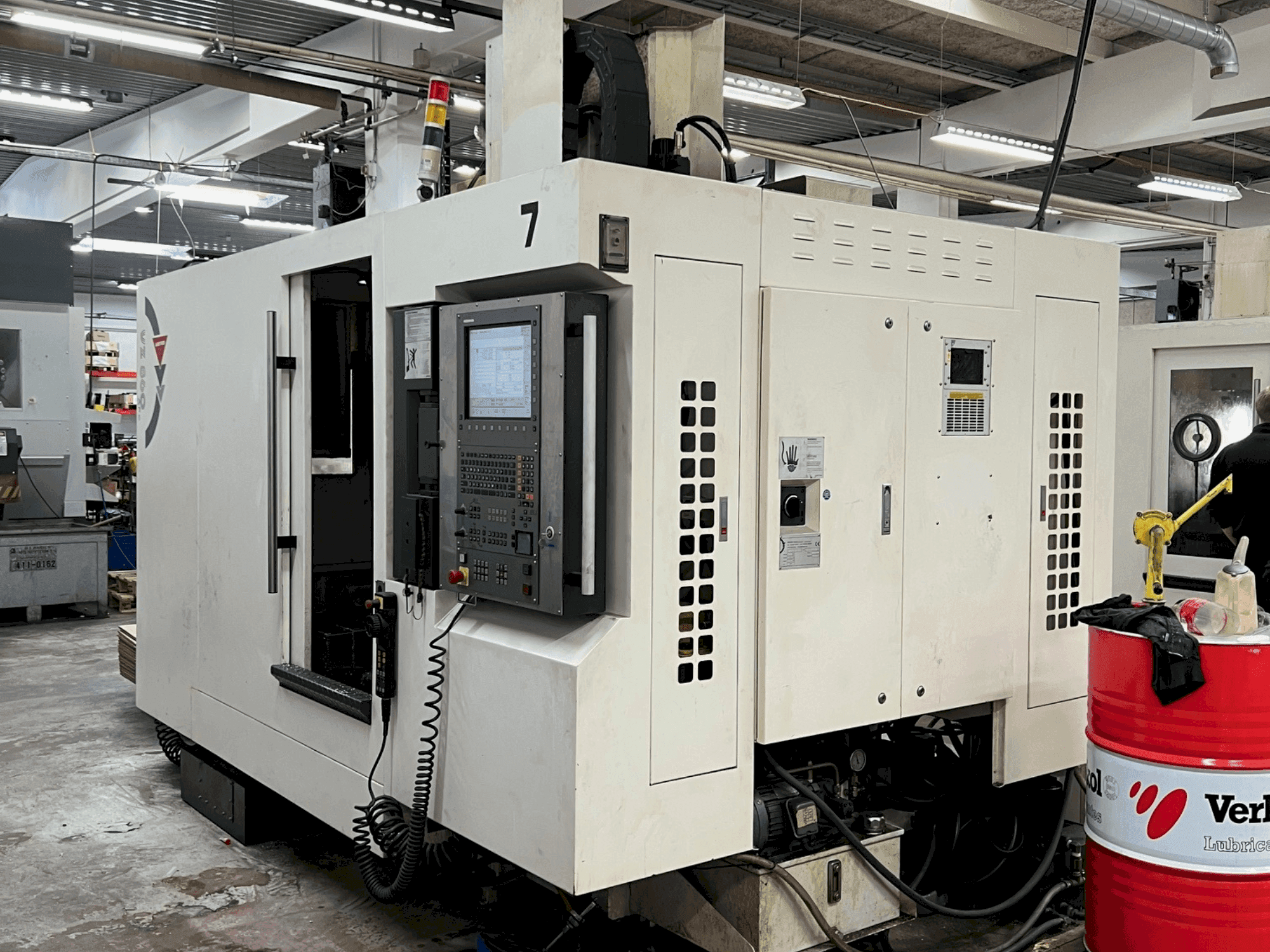 A WEMAS VZ 860 APC gép elölnézete