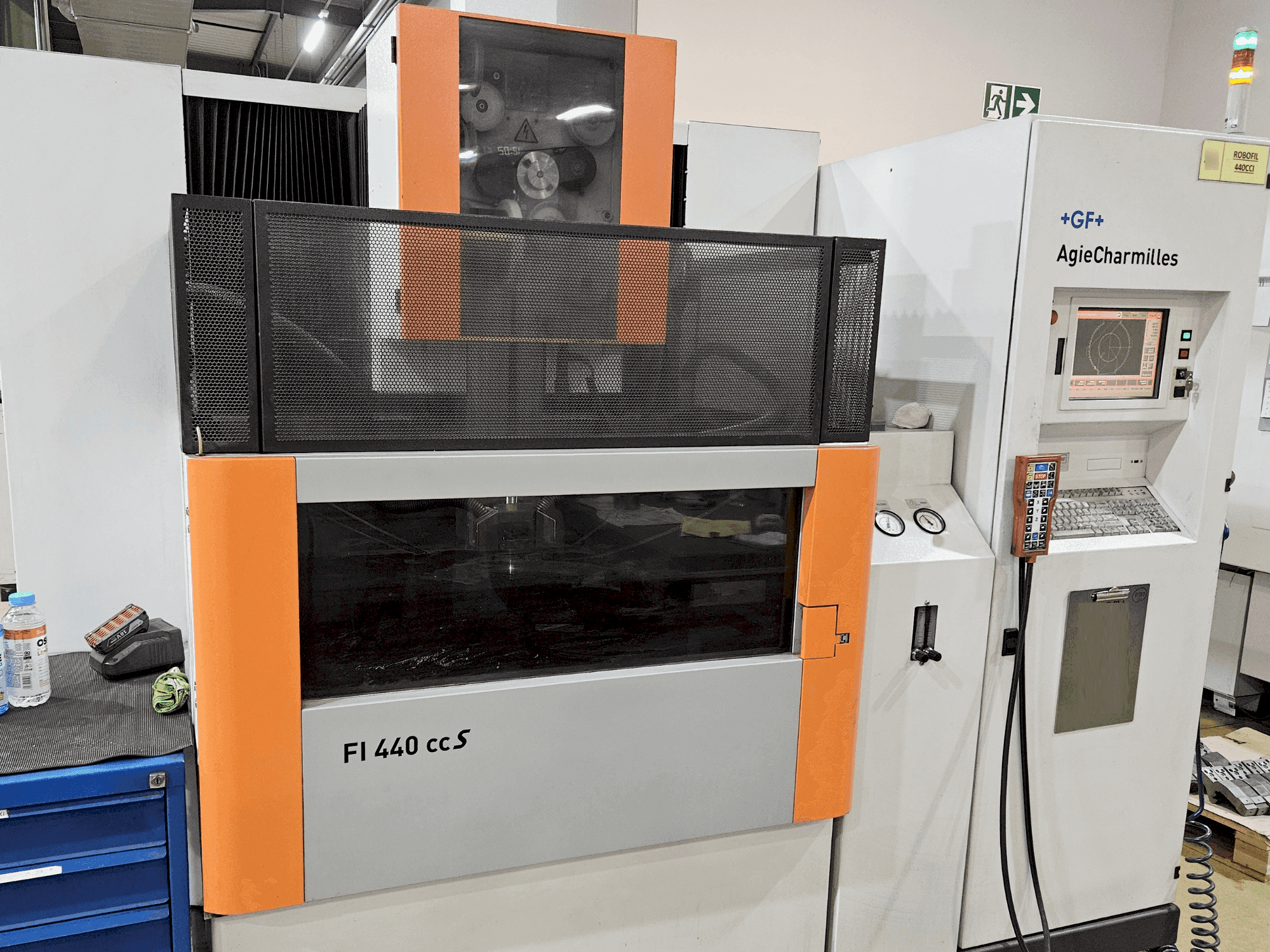 A AgieCharmilles Robofil 440 CCS gép elölnézete