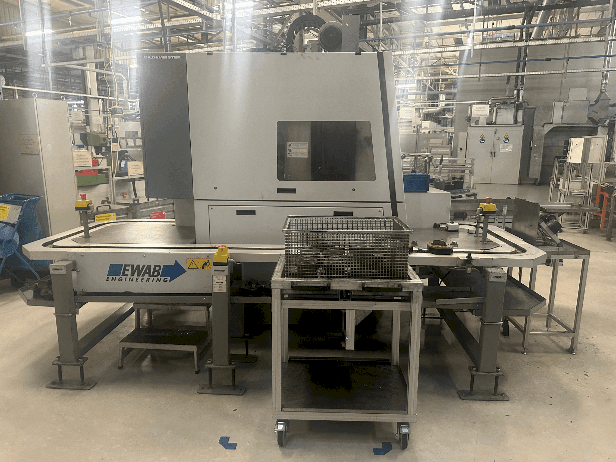 A DMG Gildemeister CTV 250 gép elölnézete