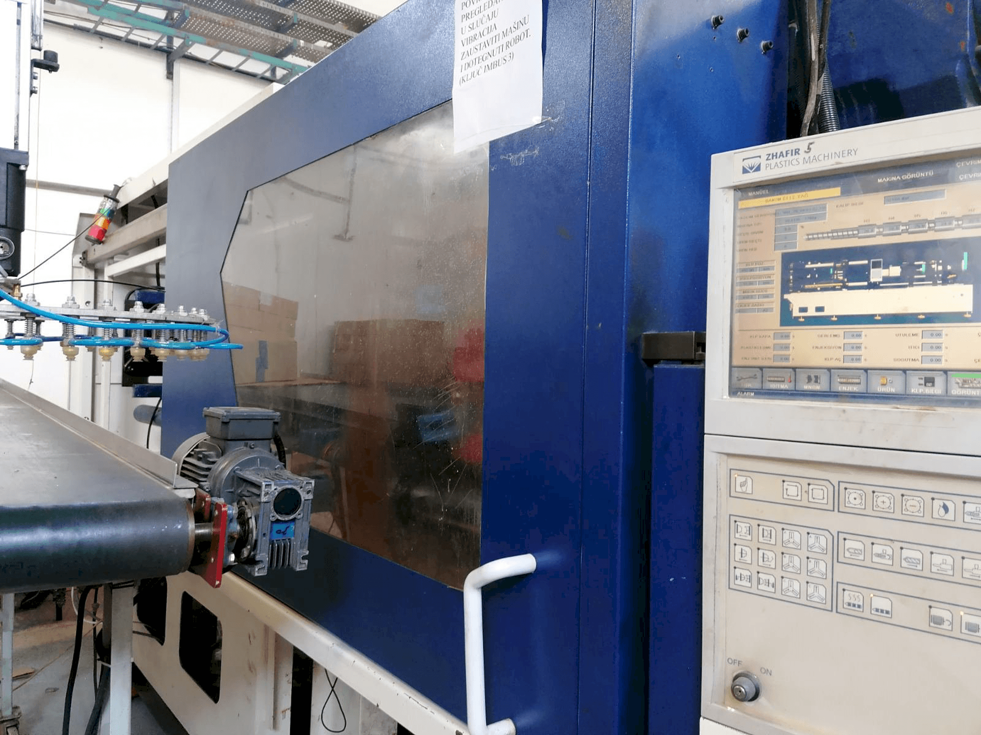 A HAITIAN Zhafir 410 gép elölnézete