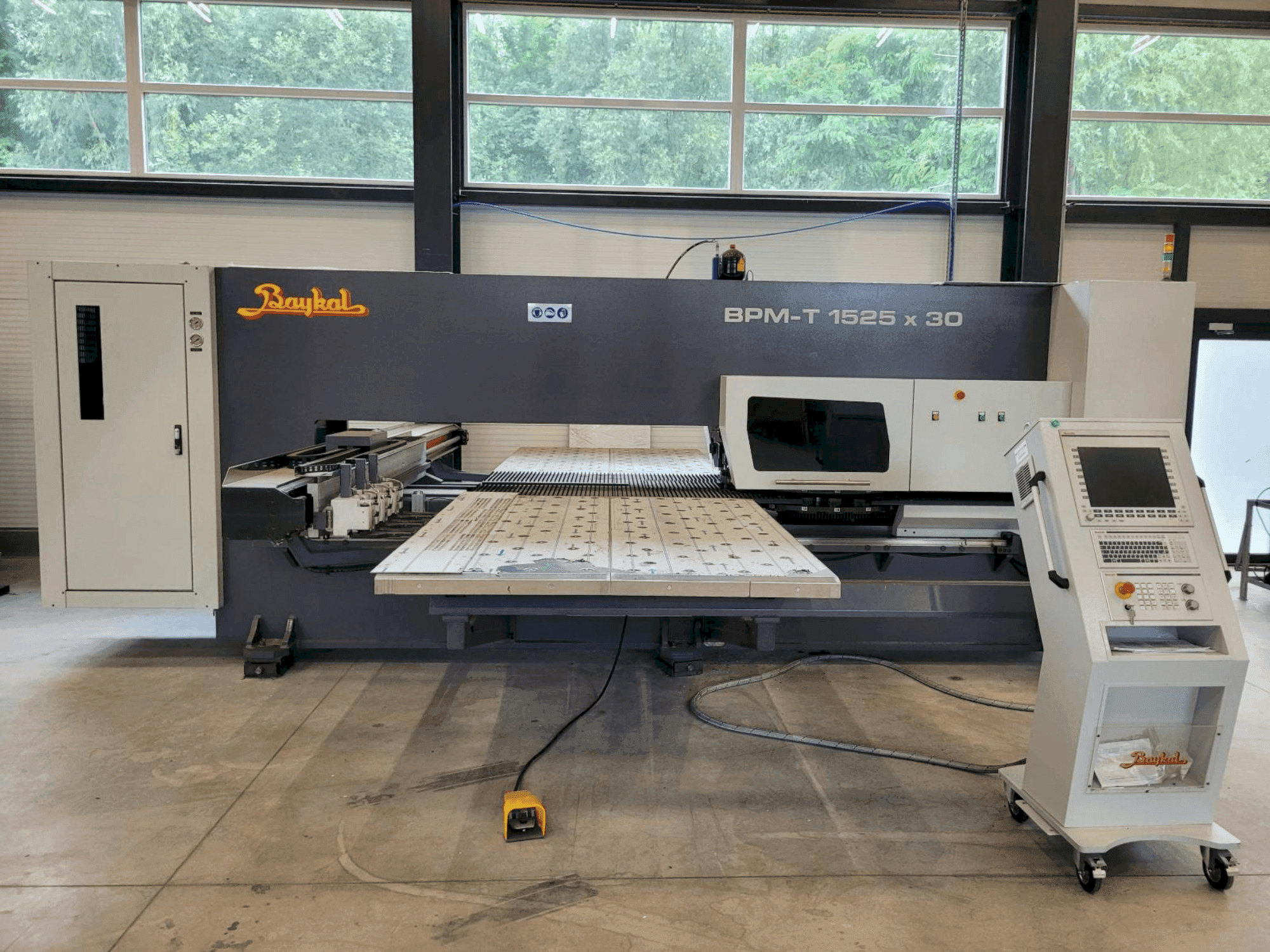 A Baykal BPM-T 1525X30 gép elölnézete