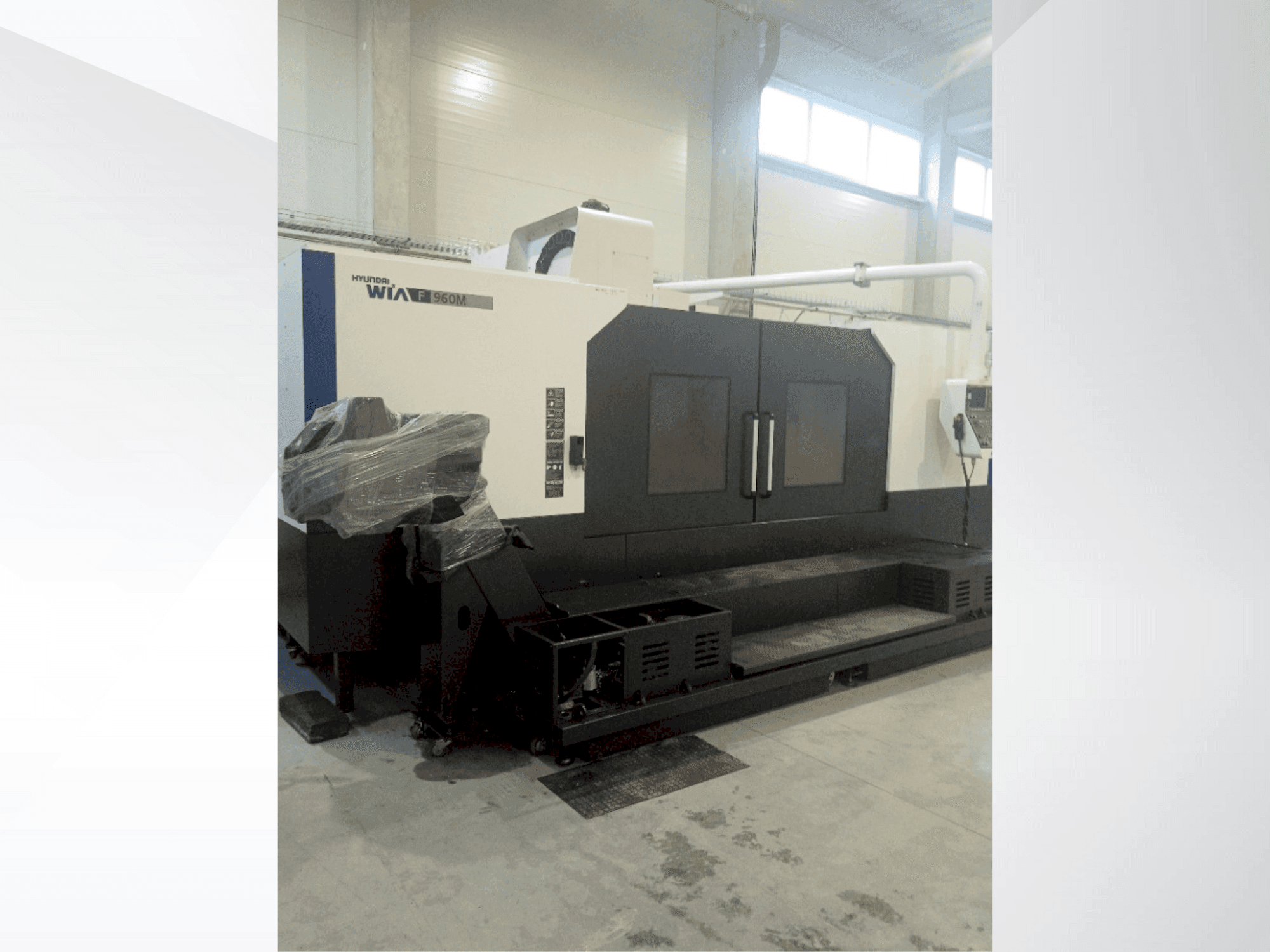 A Hyundai Wia F 960M gép elölnézete