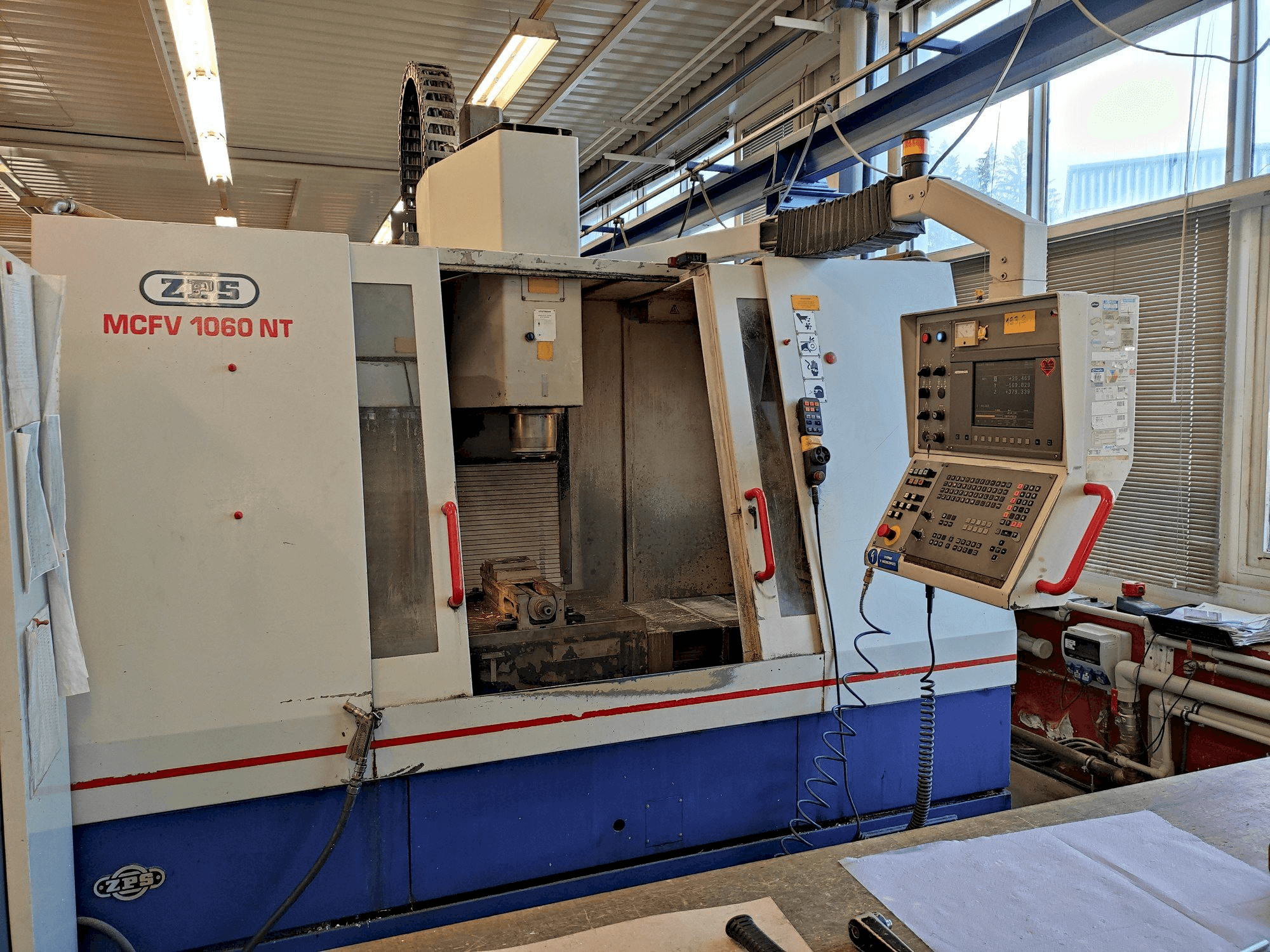 A ZPS MCFV 1060 NT gép elölnézete