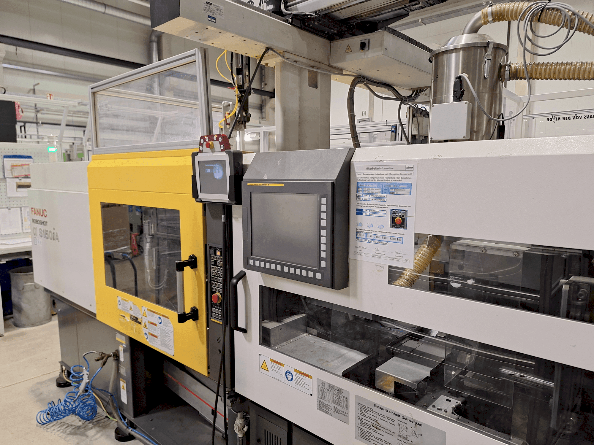A FANUC Roboshot S150iA gép elölnézete