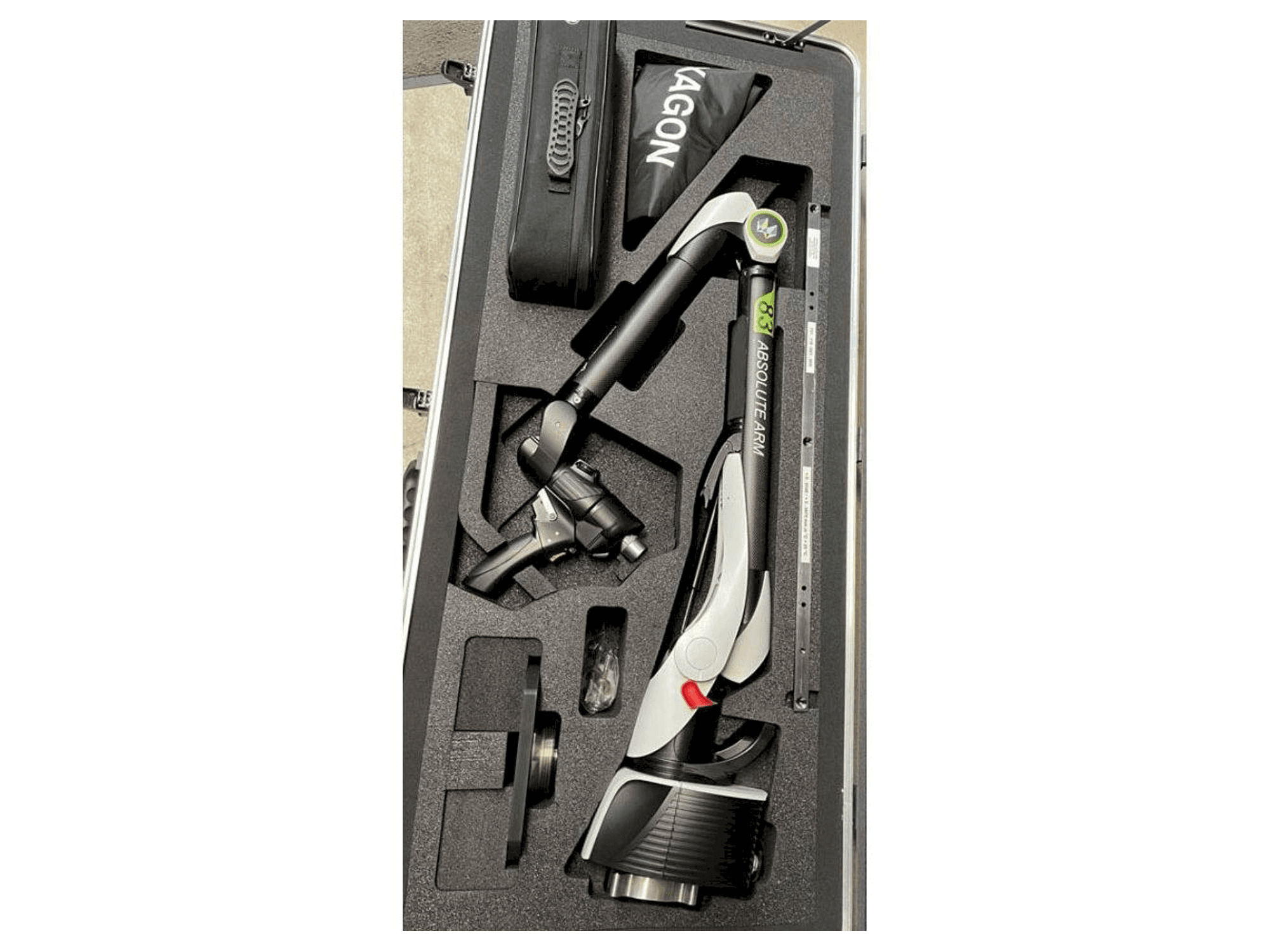 A Hexagon RA8 V1 gép elölnézete