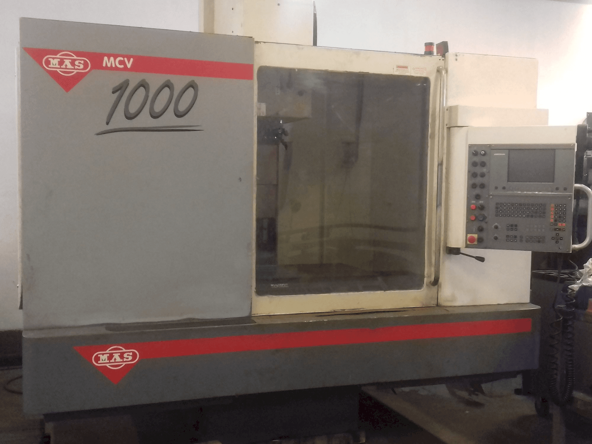A KOVOSVIT MAS MCV 1000 CNC gép elölnézete