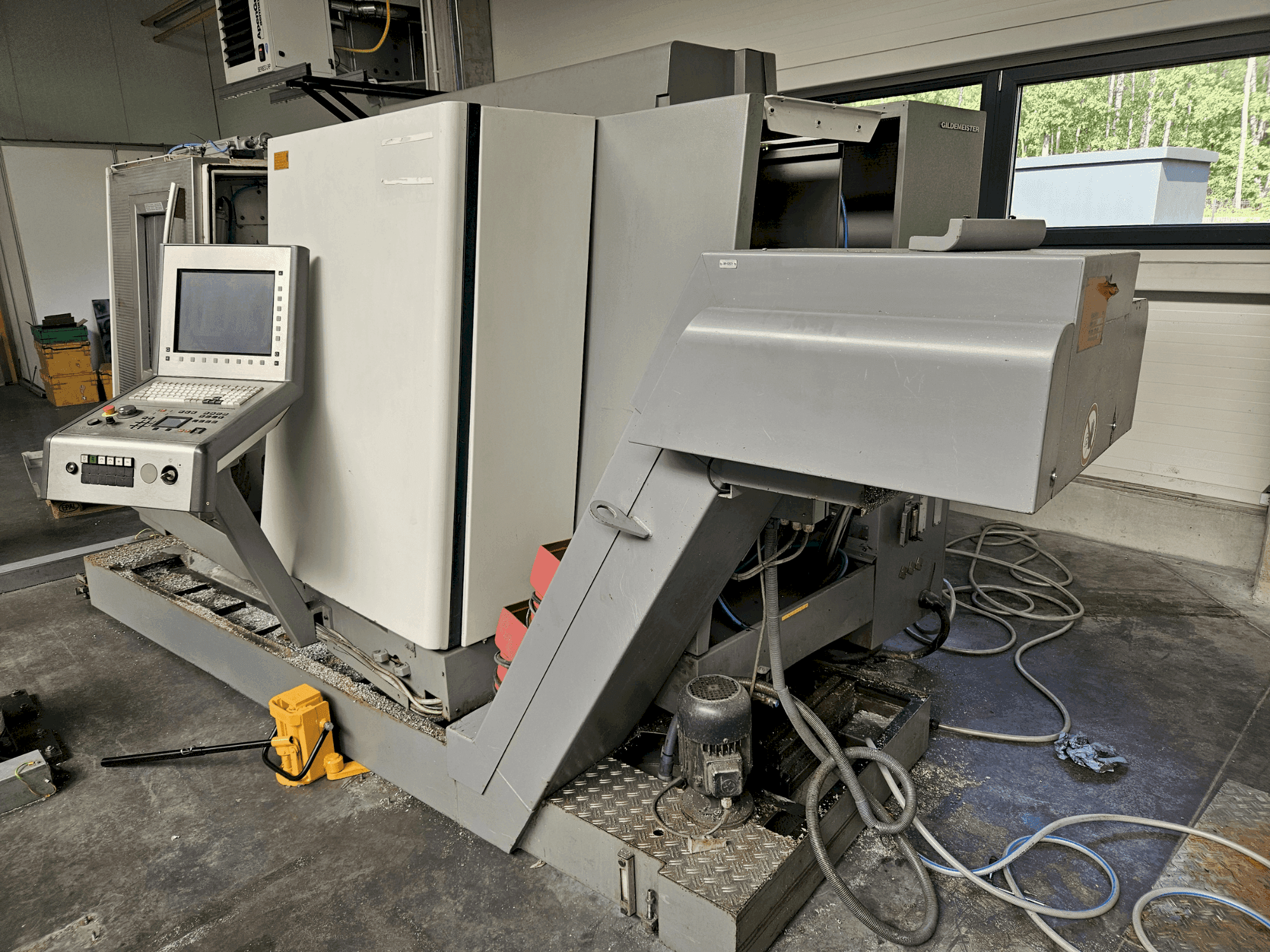 A Gildemeister CTX 420 Linear gép elölnézete