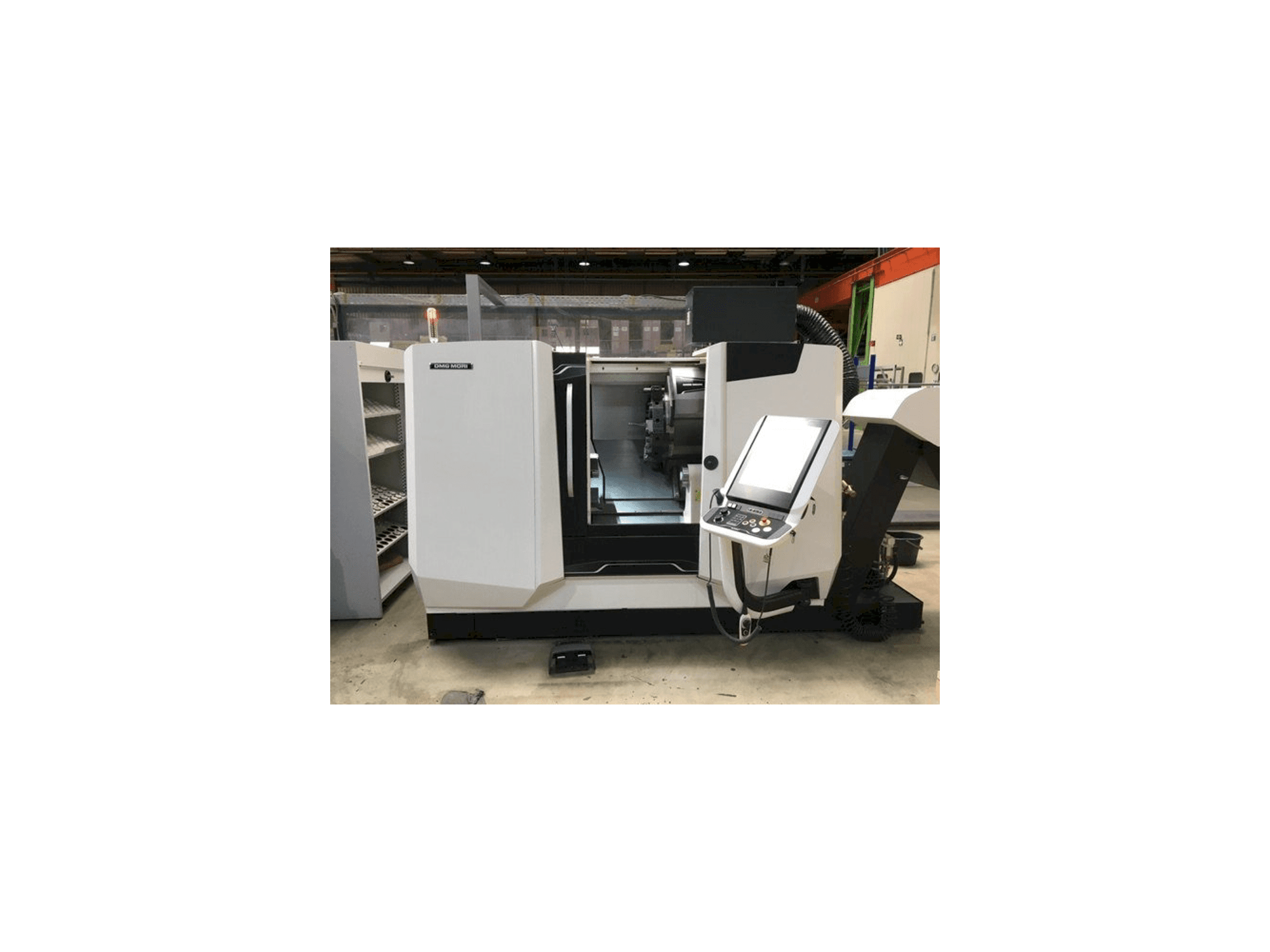A DMG MORI CLX 450 gép elölnézete