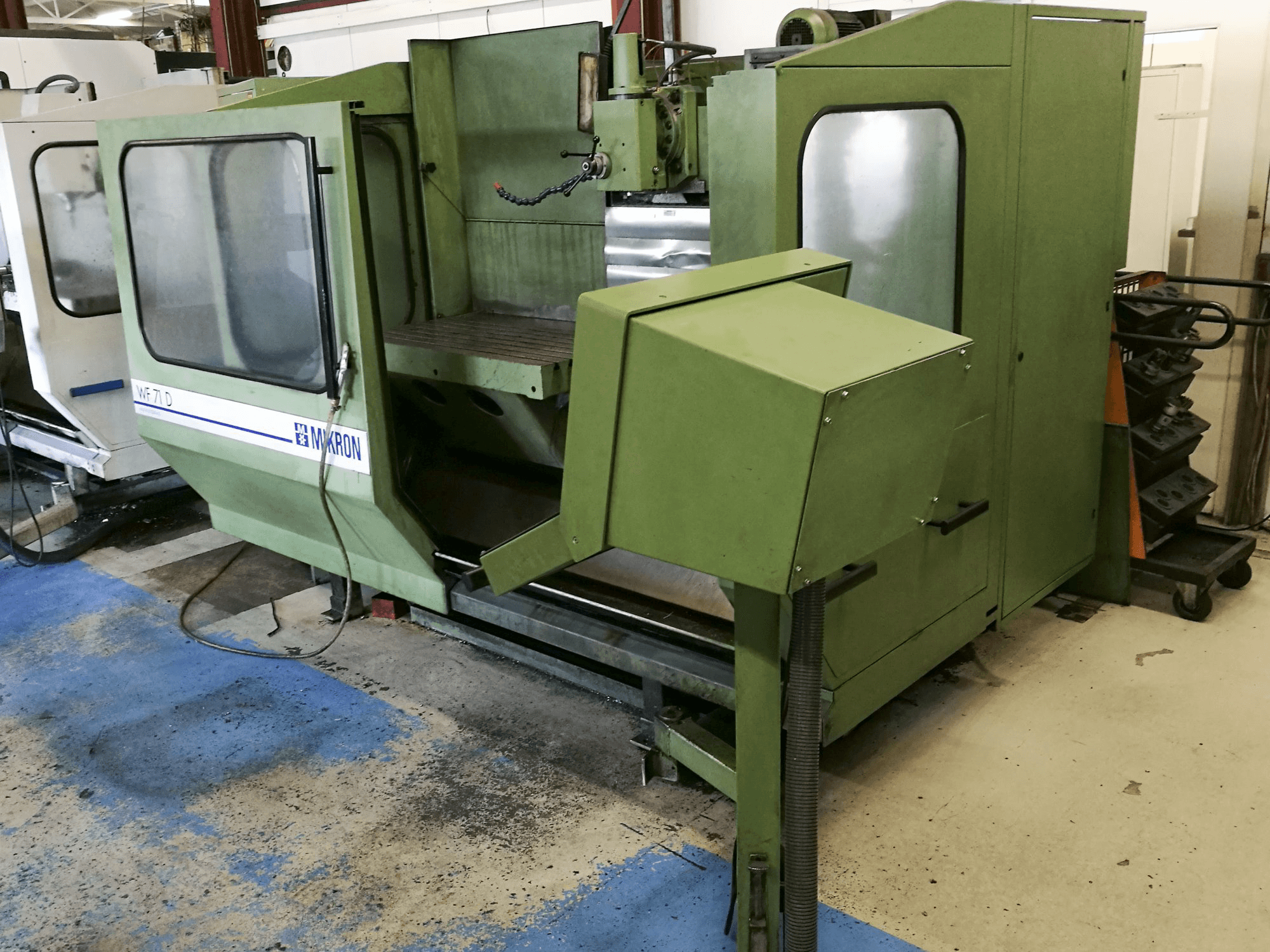 A Mikron WF-71 D gép jobb nézete