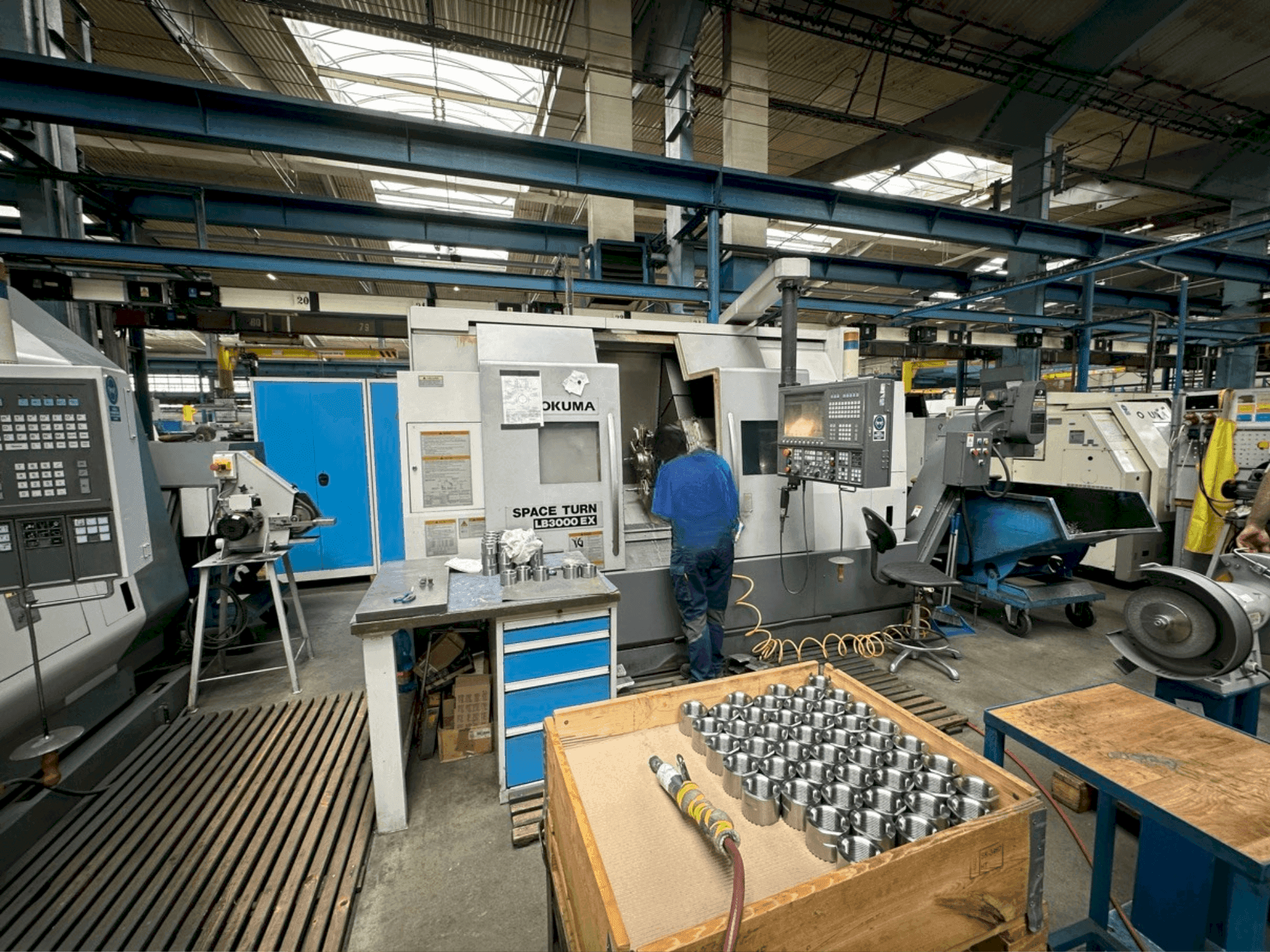 A Okuma LB 3000 MY gép elölnézete