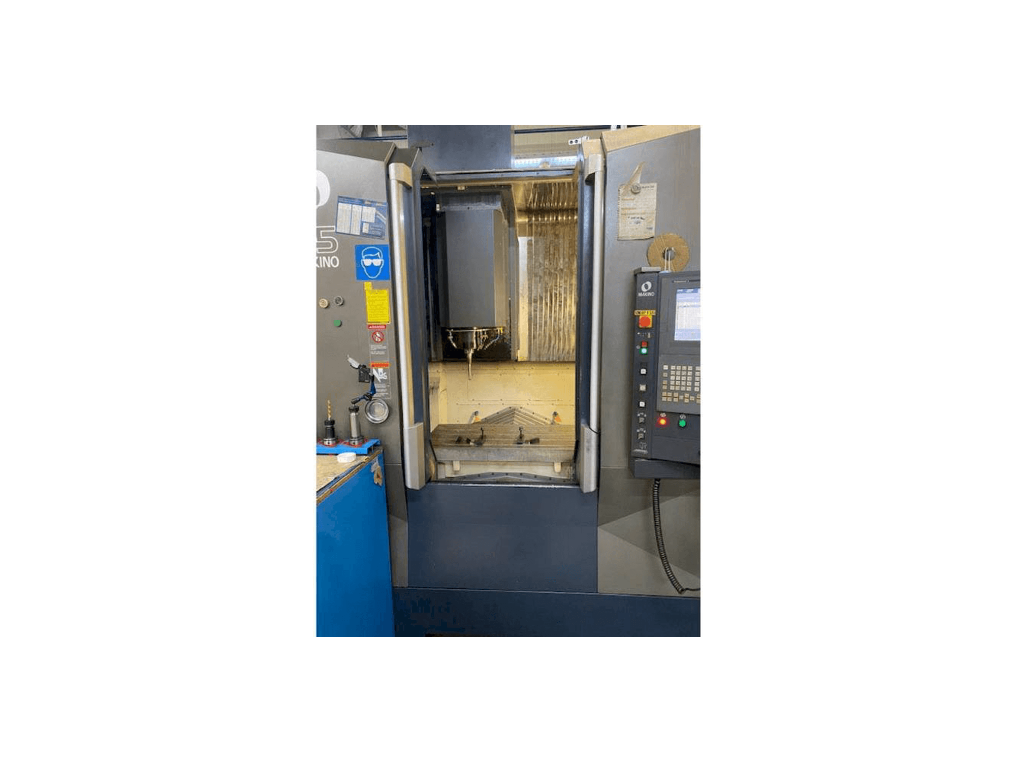 A Makino F5 gép elölnézete