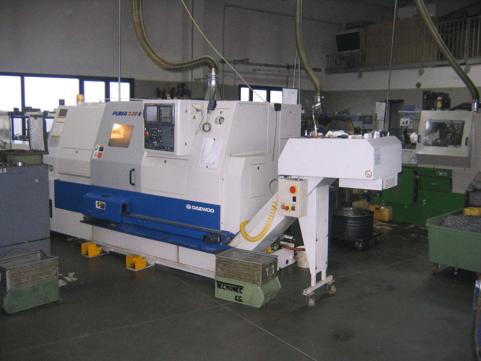 A DAEWOO Puma 230SC gép elölnézete