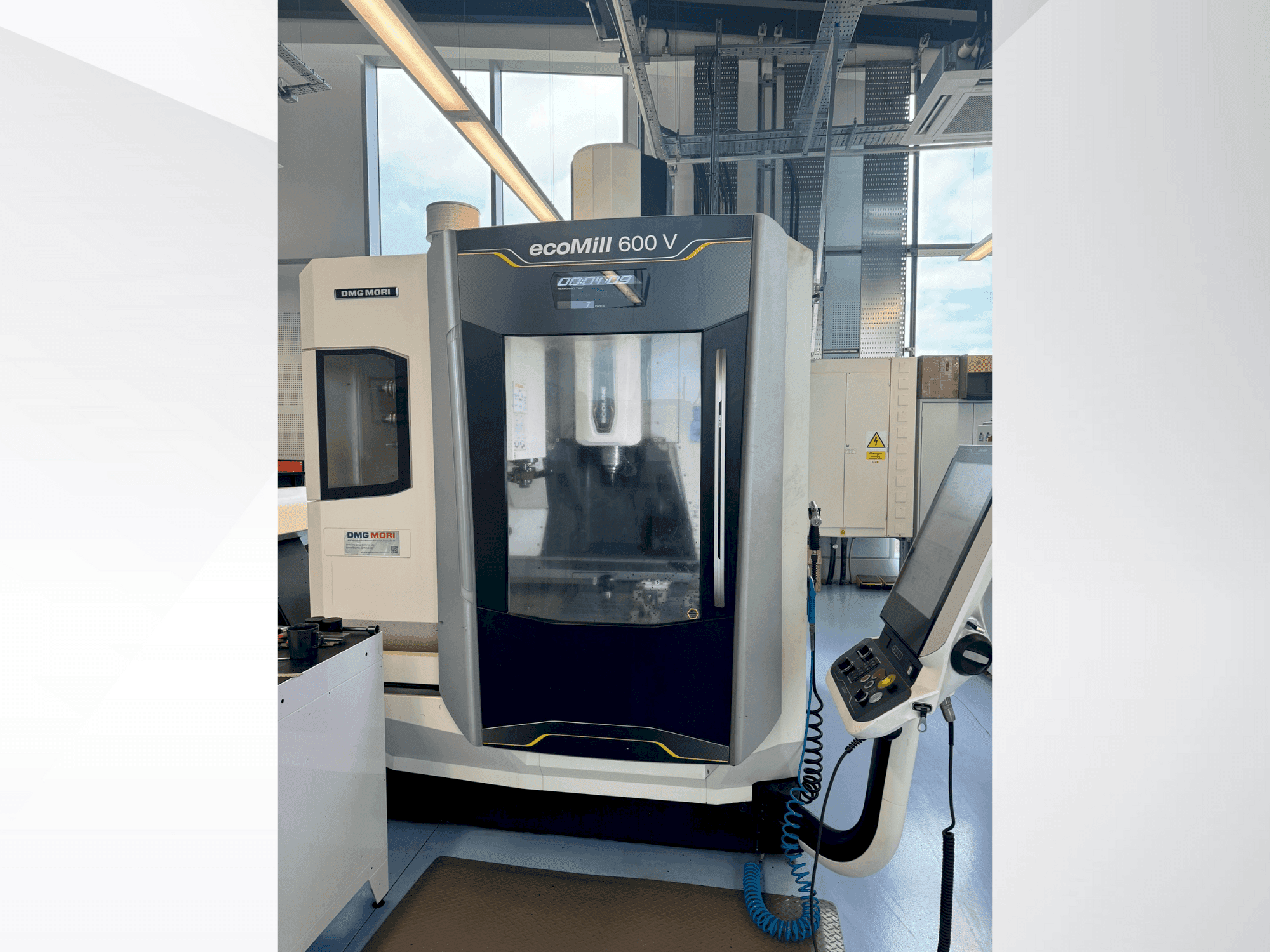 A DMG MORI ecoMILL 600V gép elölnézete