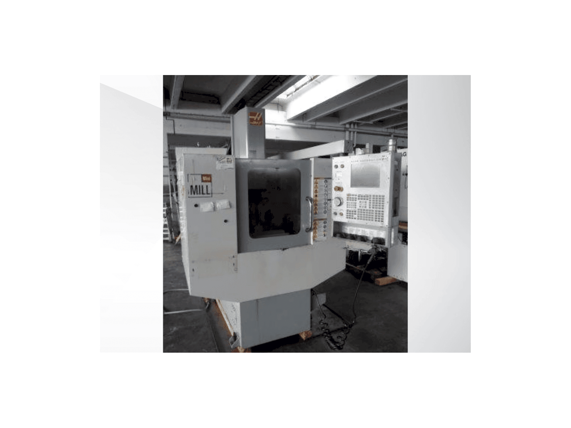 A HAAS MiniMill gép elölnézete