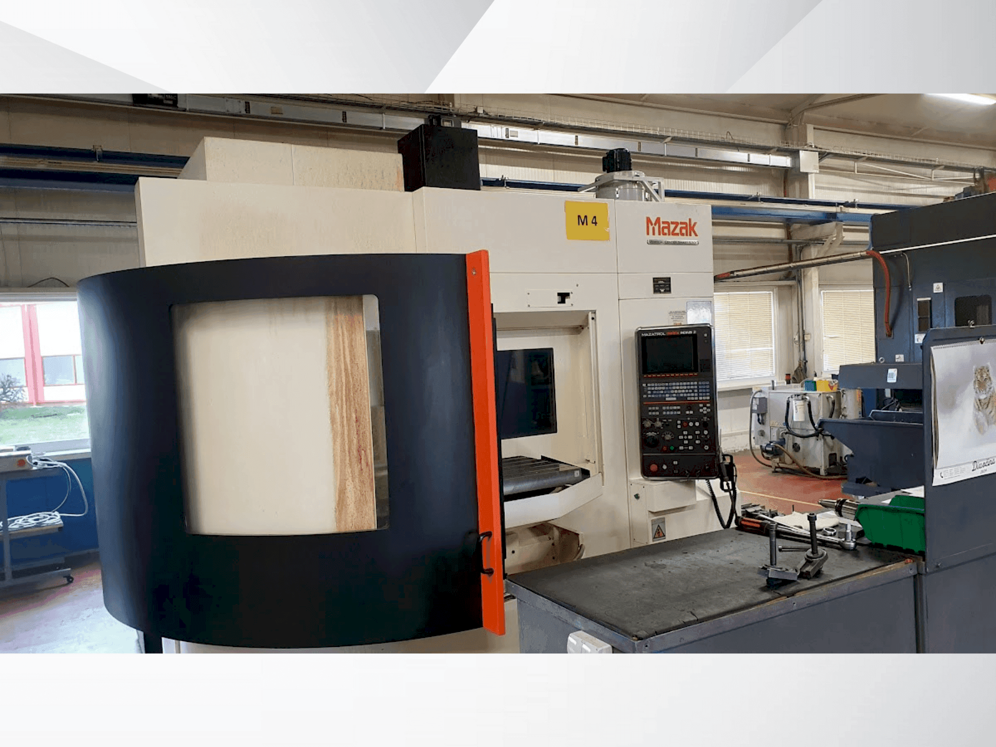 A Mazak VCS 530C-2PC gép oldalnézete