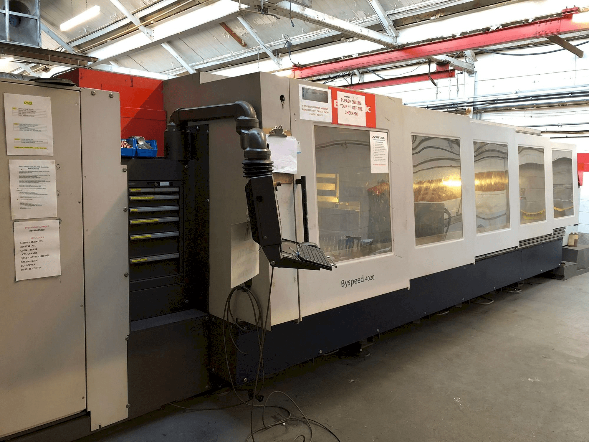 A Bystronic BySpeed 4020 gép elölnézete
