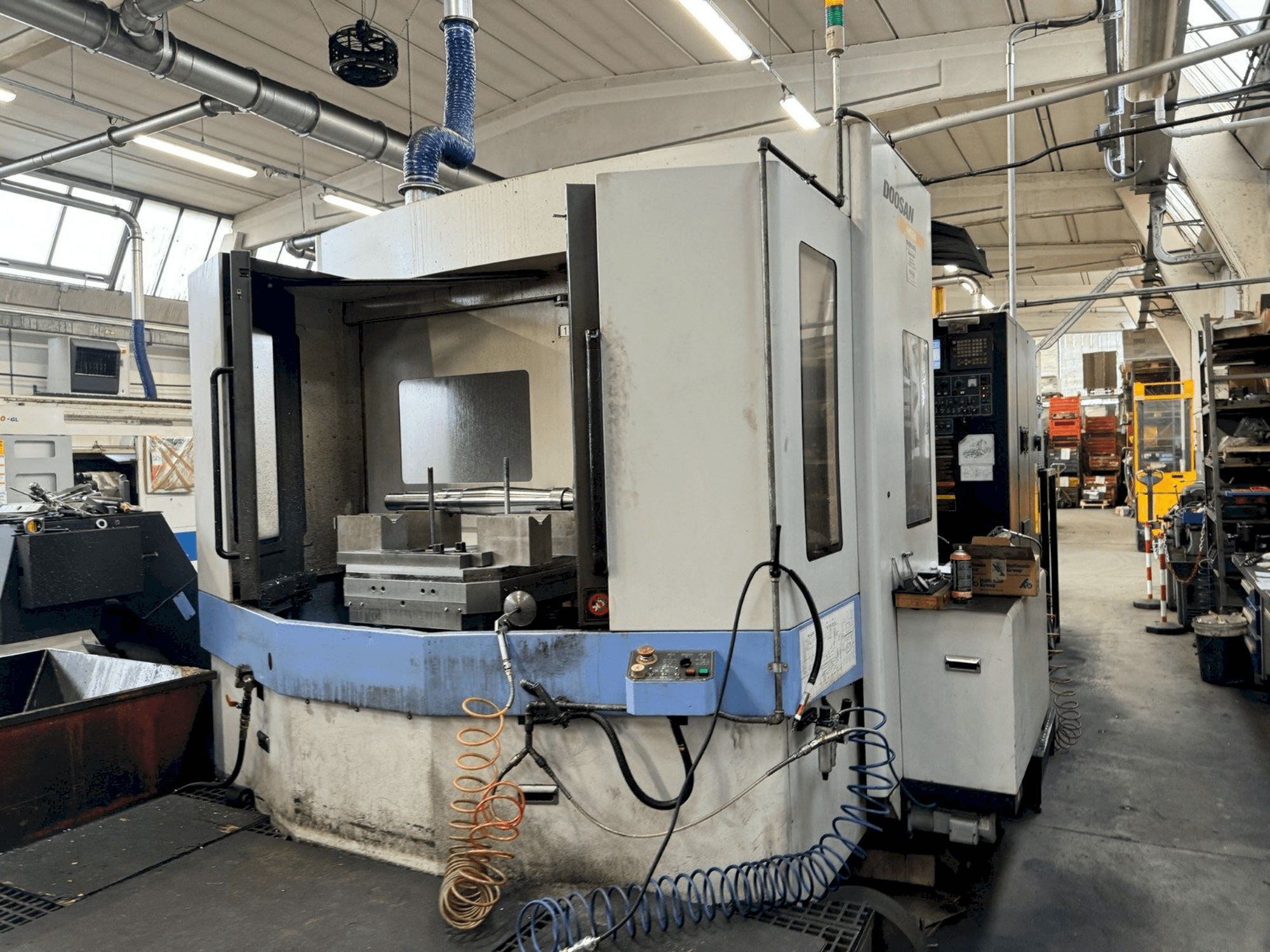 A DOOSAN HM 630 gép elölnézete