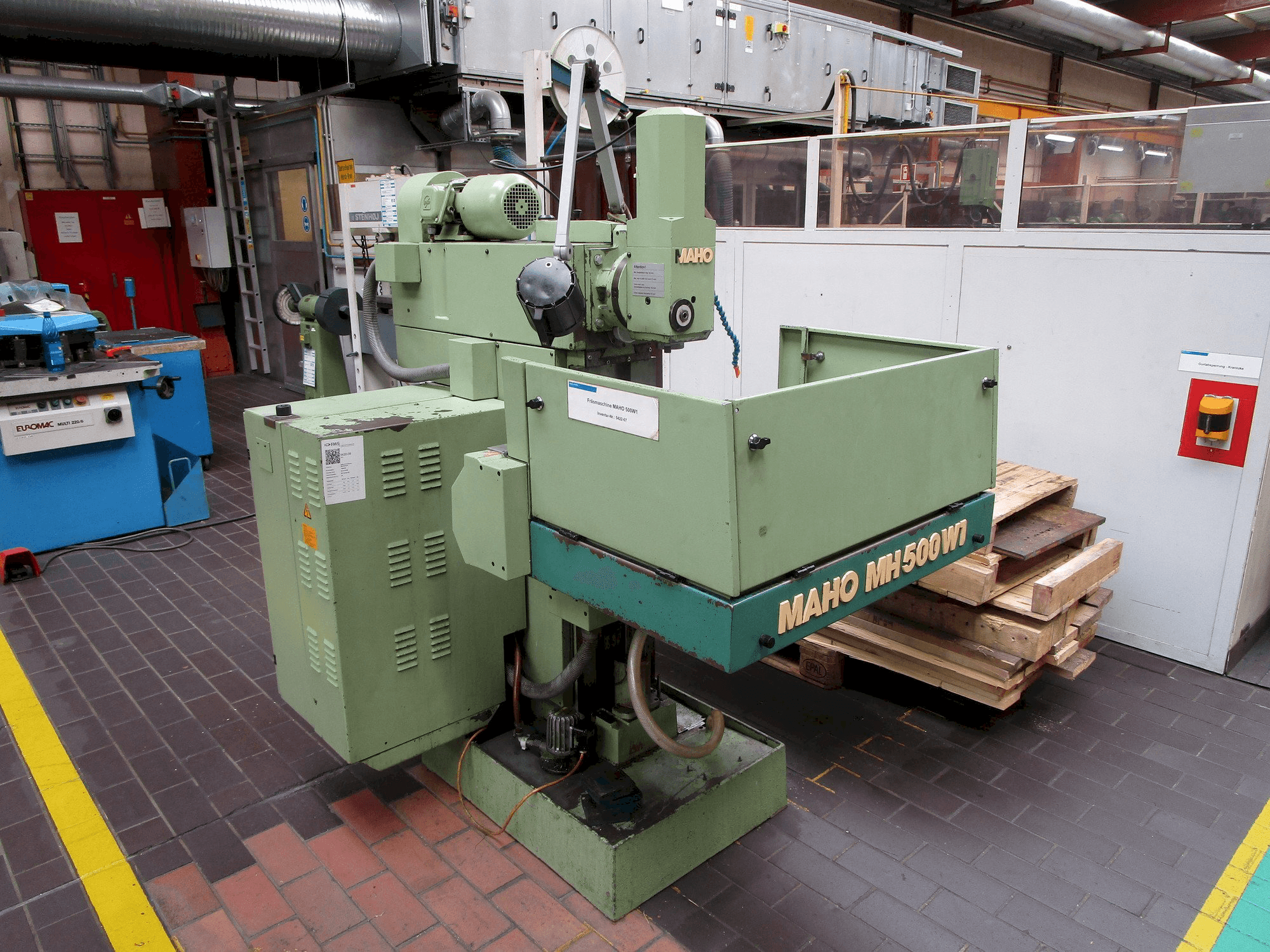 A Maho MH 500 W1 gép elölnézete
