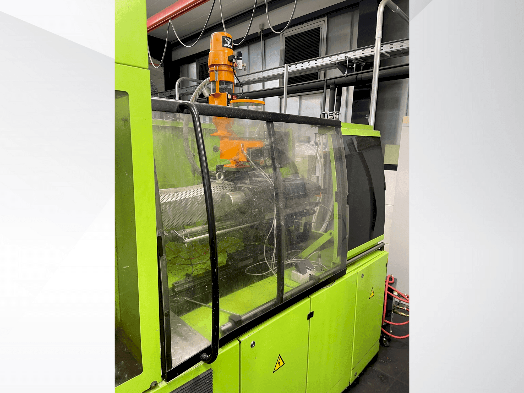 A Engel ES 330 H / 80V SOTR gép elölnézete