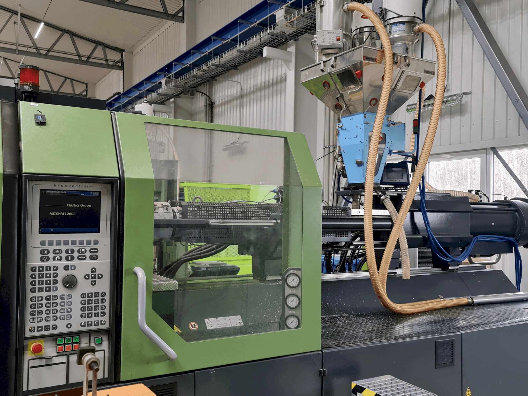 A DEMAG Concept 420/810-2300 gép oldalnézete