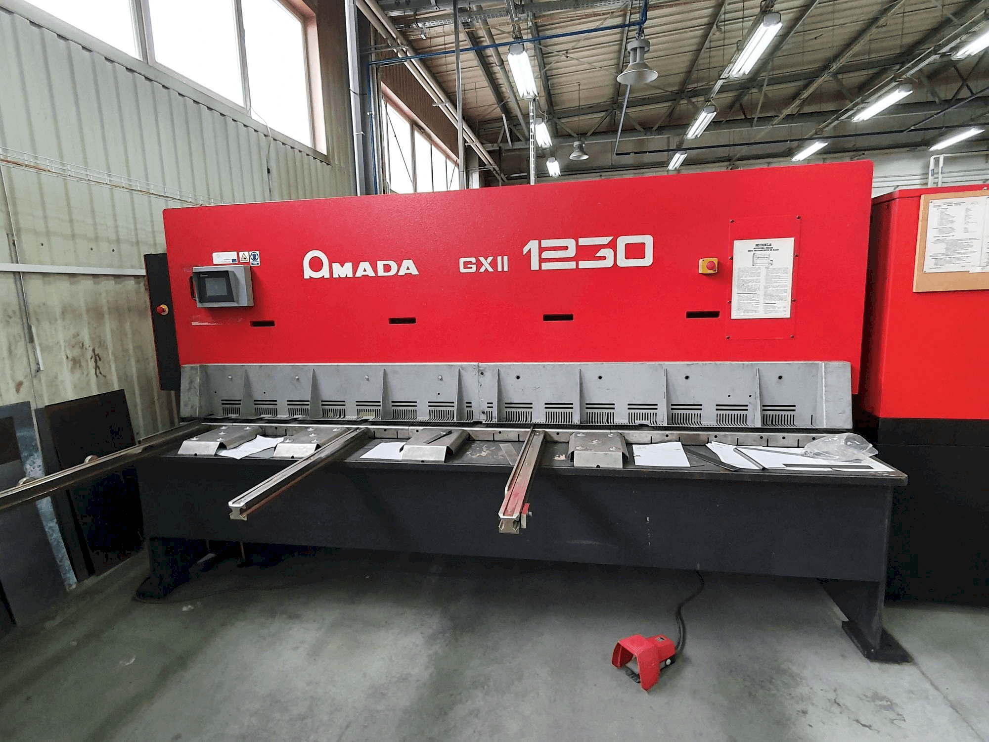 A AMADA GX II 1230 gép elölnézete
