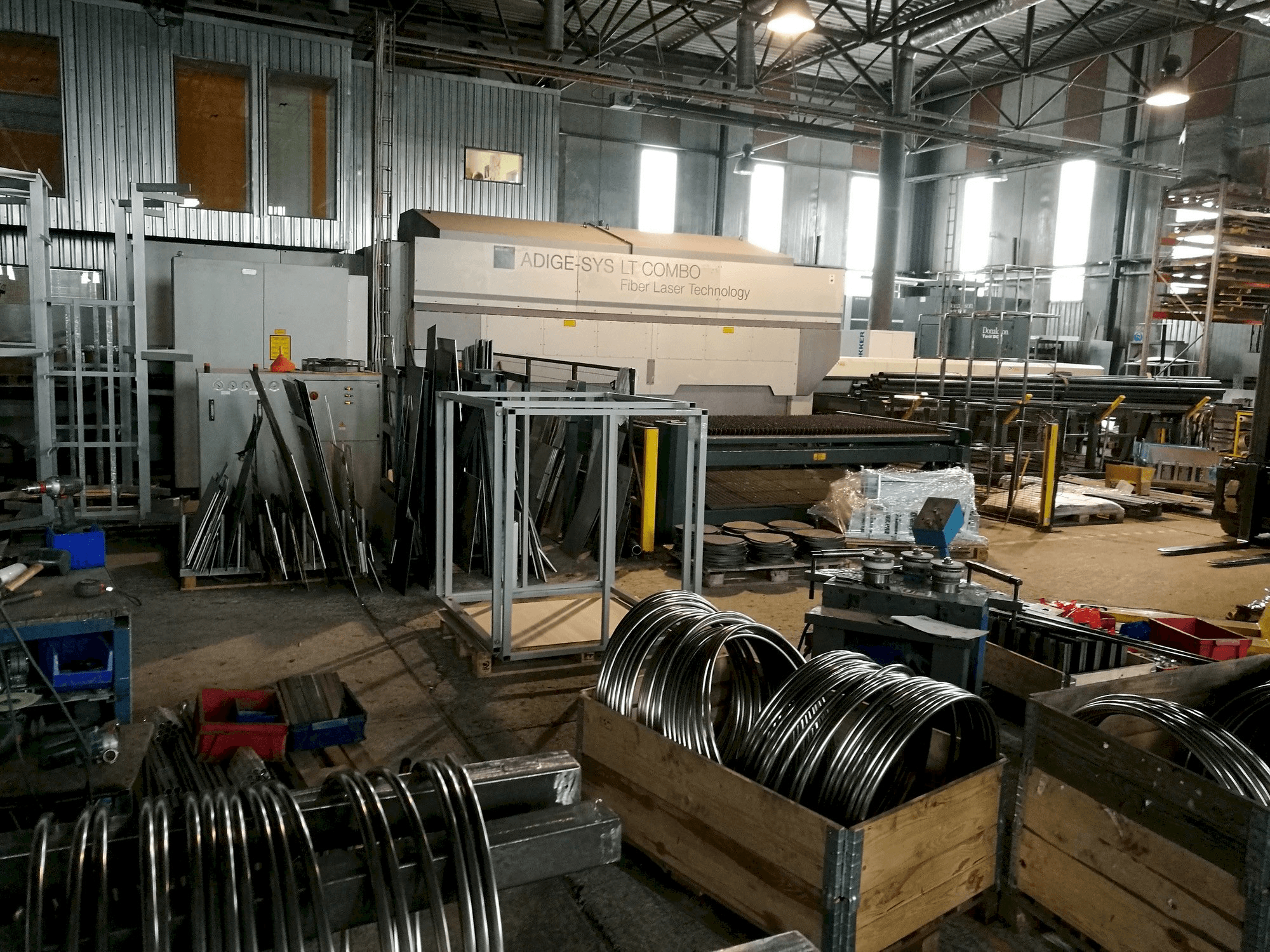 A BLM ADIGE-SYS LT gép elölnézete