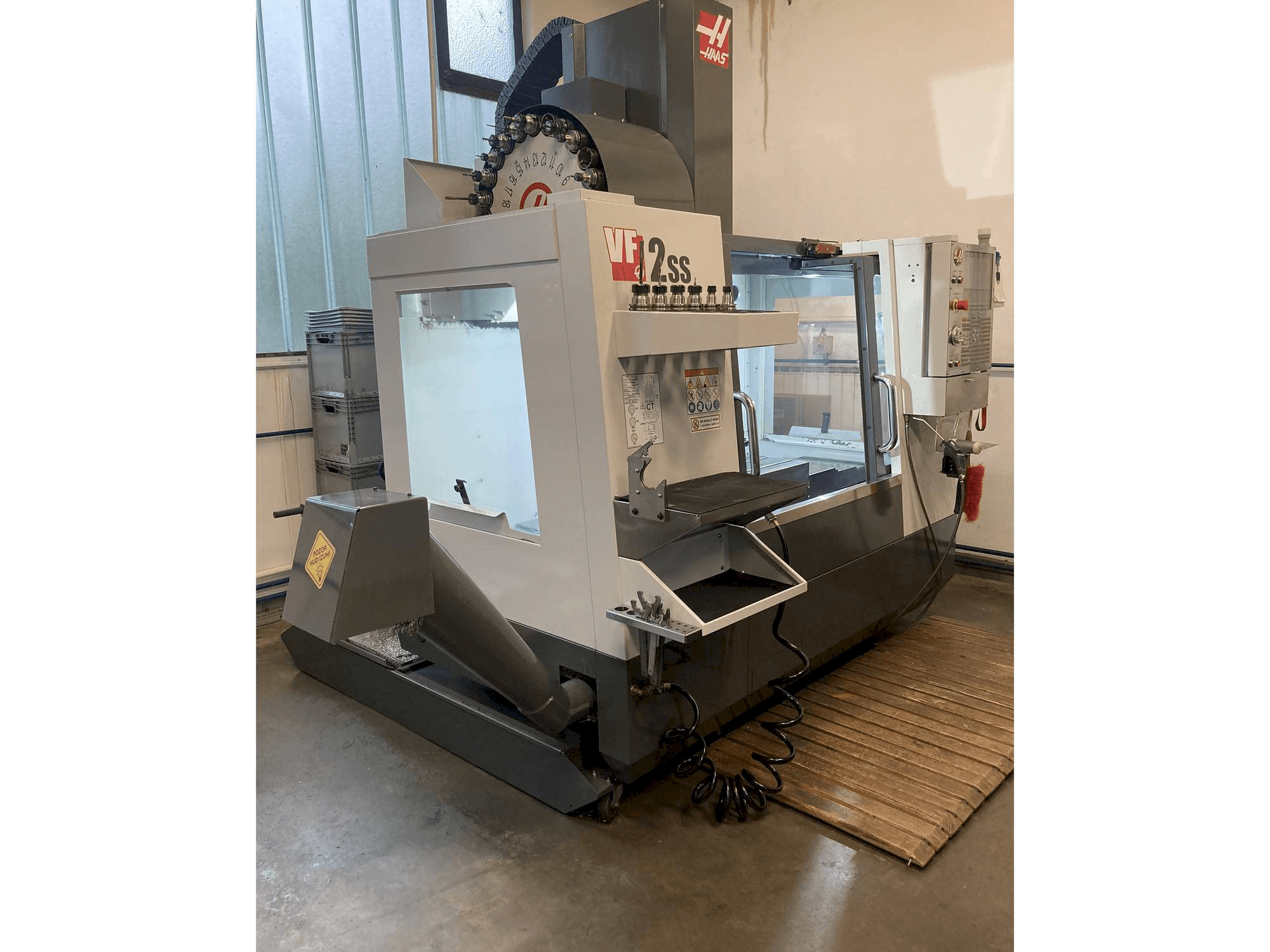 A HAAS VF-2 SS gép oldalnézete