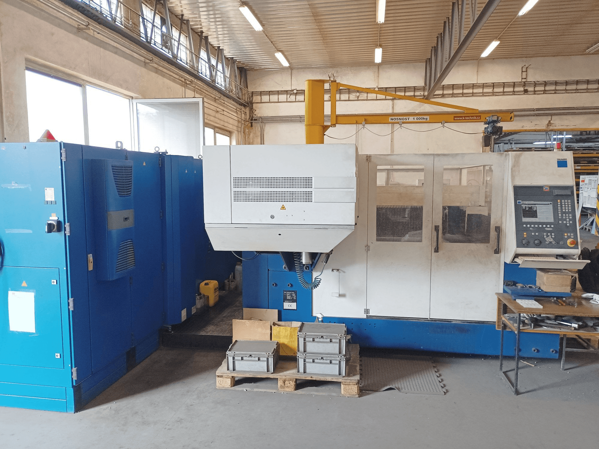A TRUMPF Trulaser 3030 gép elölnézete
