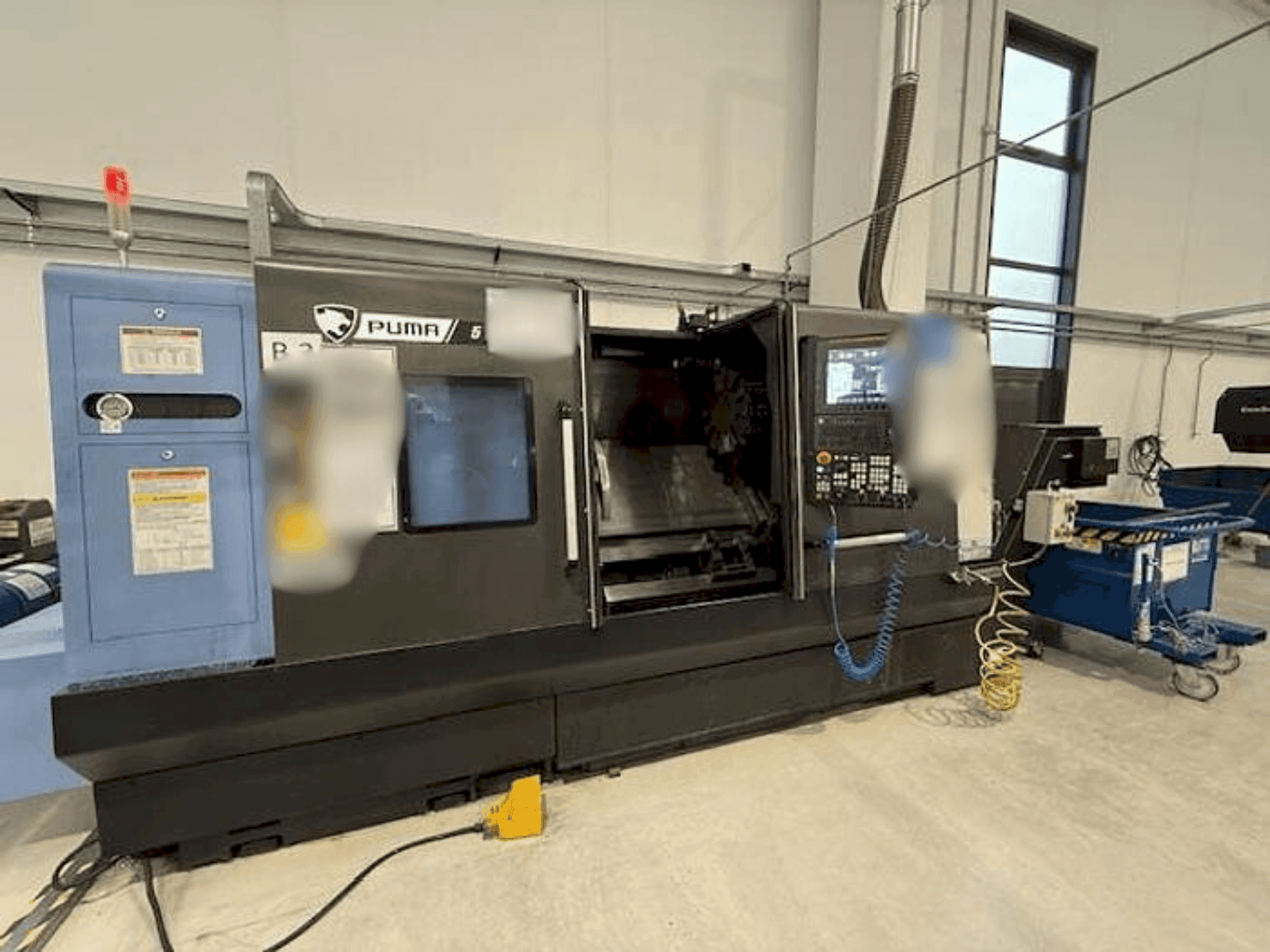 A DOOSAN PUMA 5100A gép elölnézete
