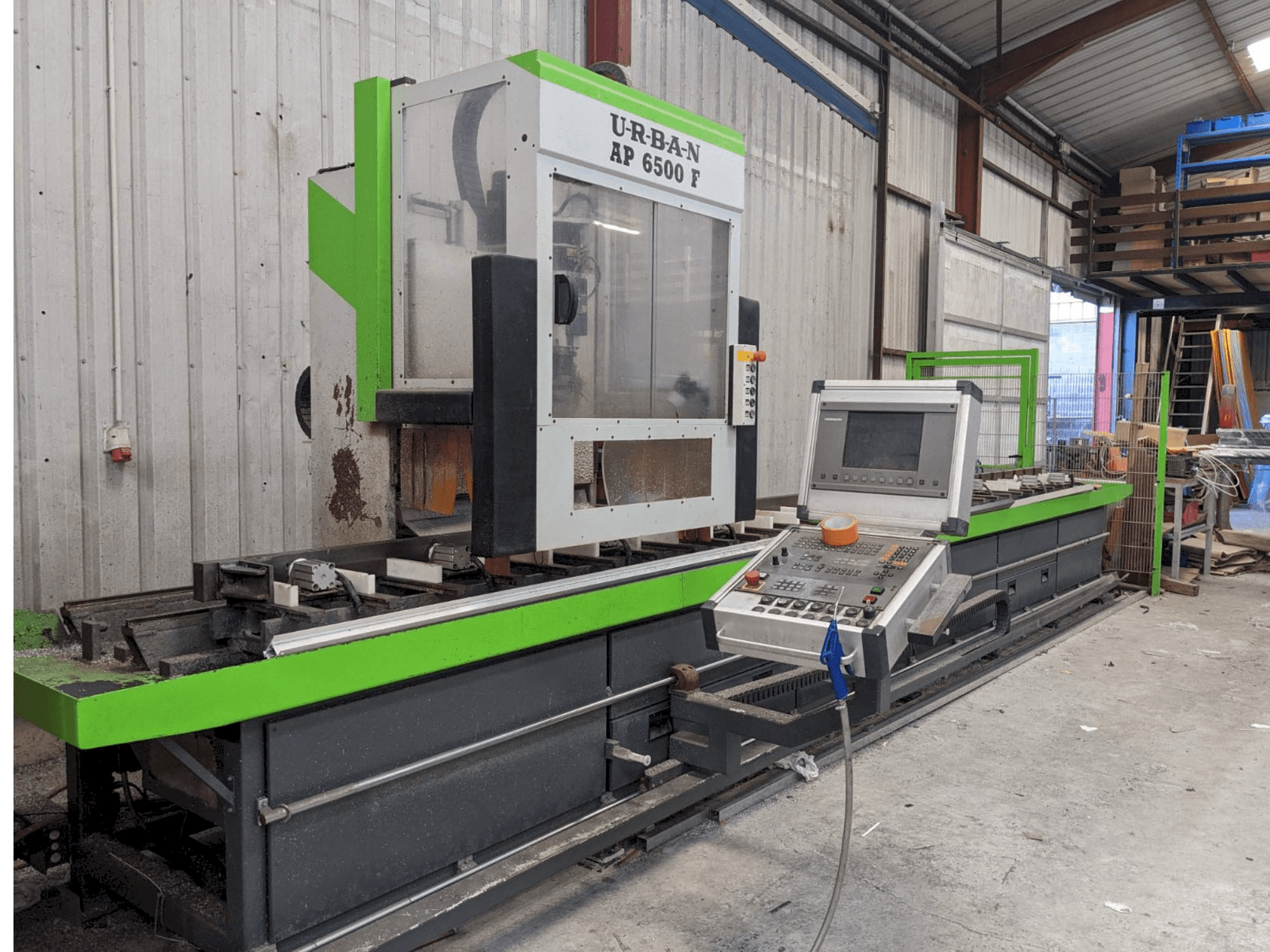 A URBAN AP6500 gép elölnézete