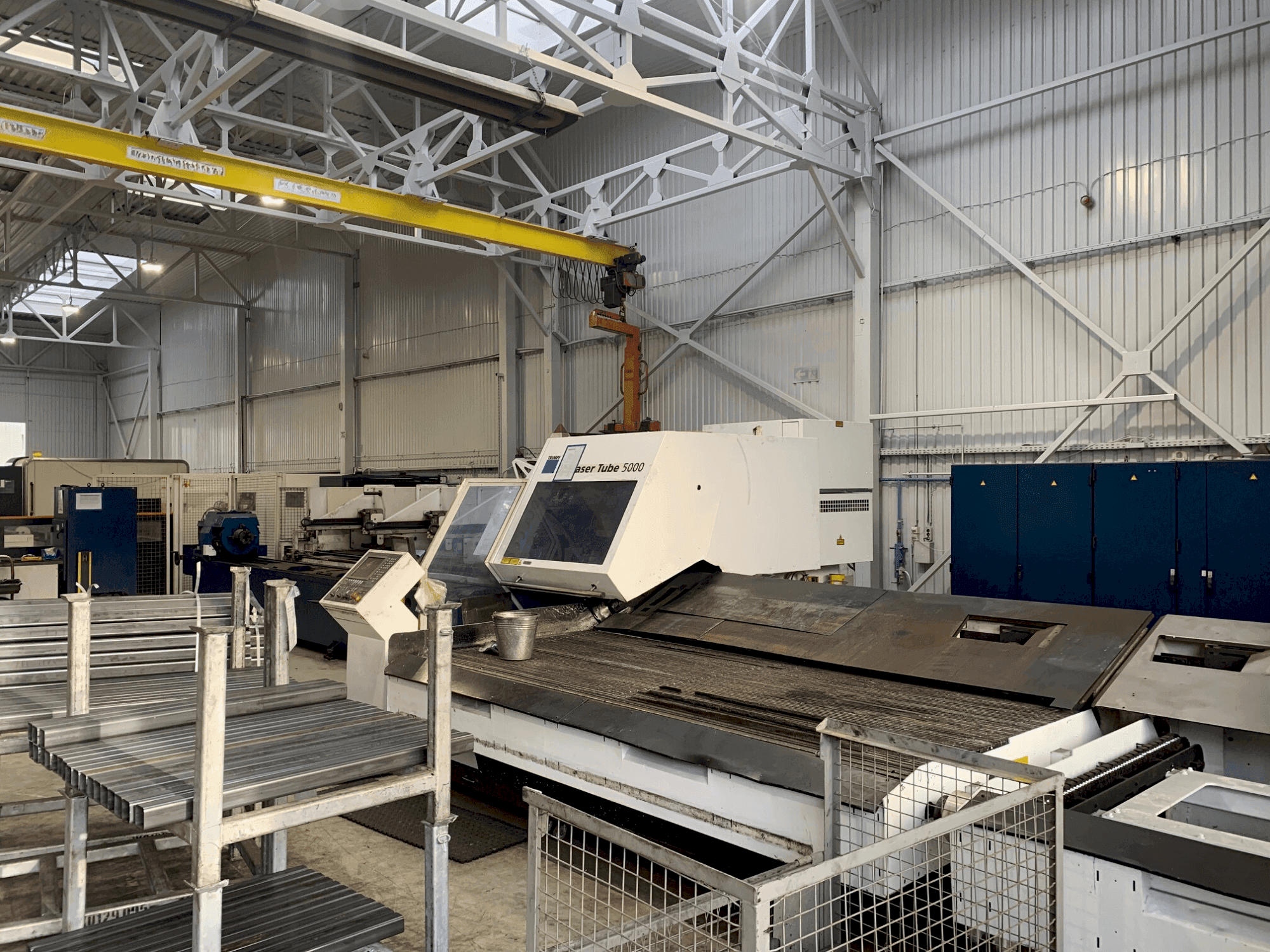 A TRUMPF TruLaser Tube 5000 gép elölnézete