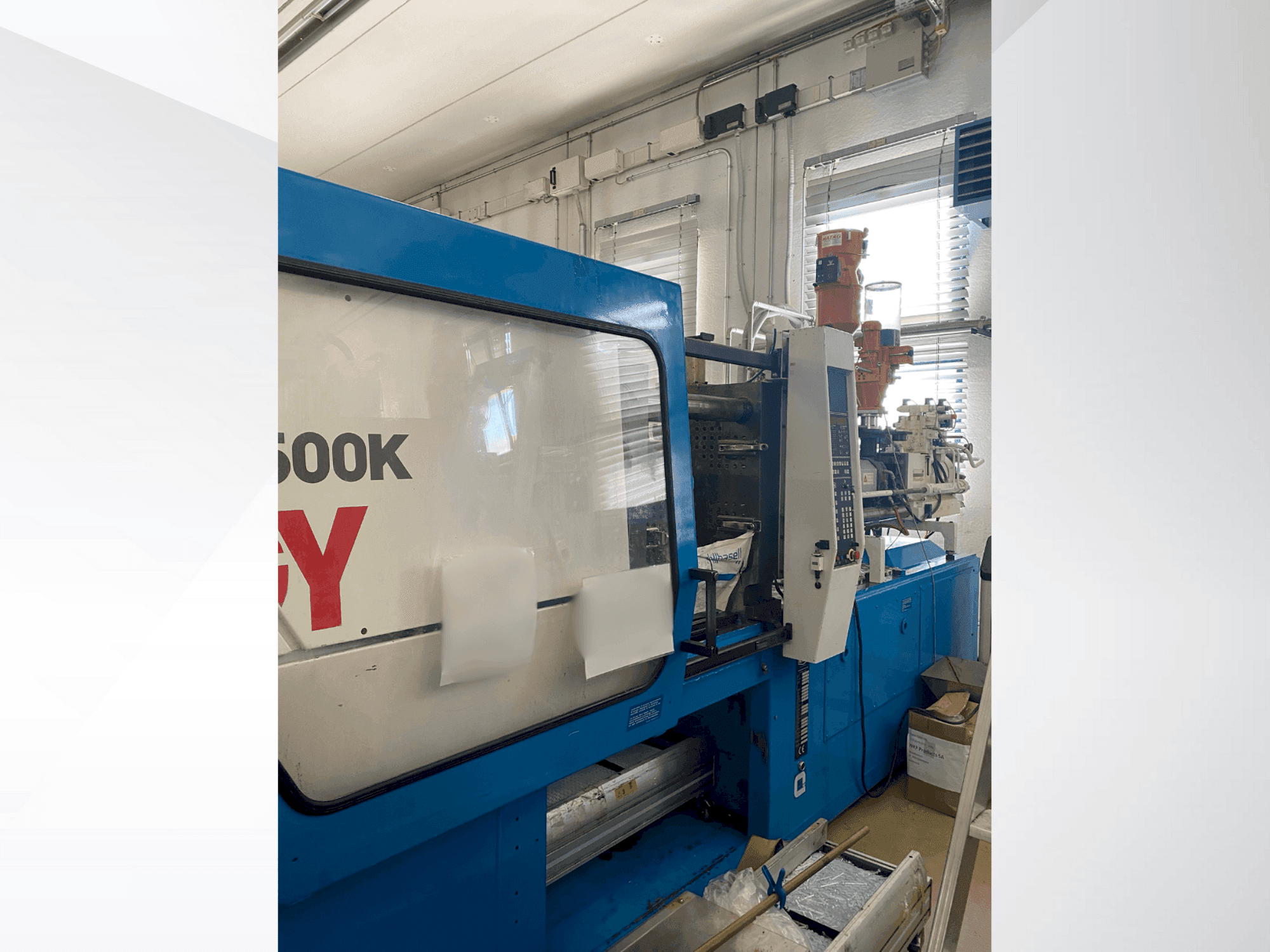 A Netstal S-1500K-460 gép elölnézete