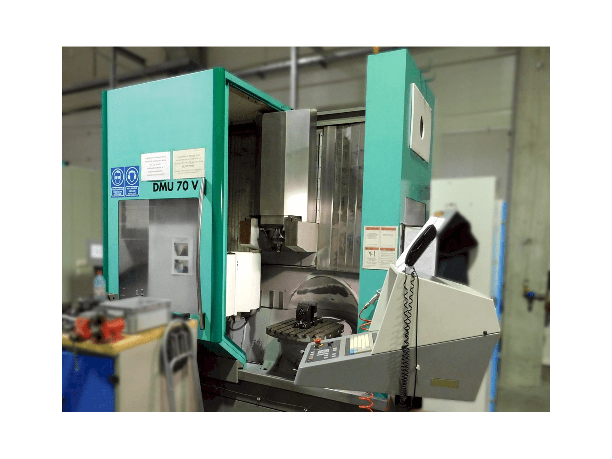 A DMG DMU 70 V gép elölnézete