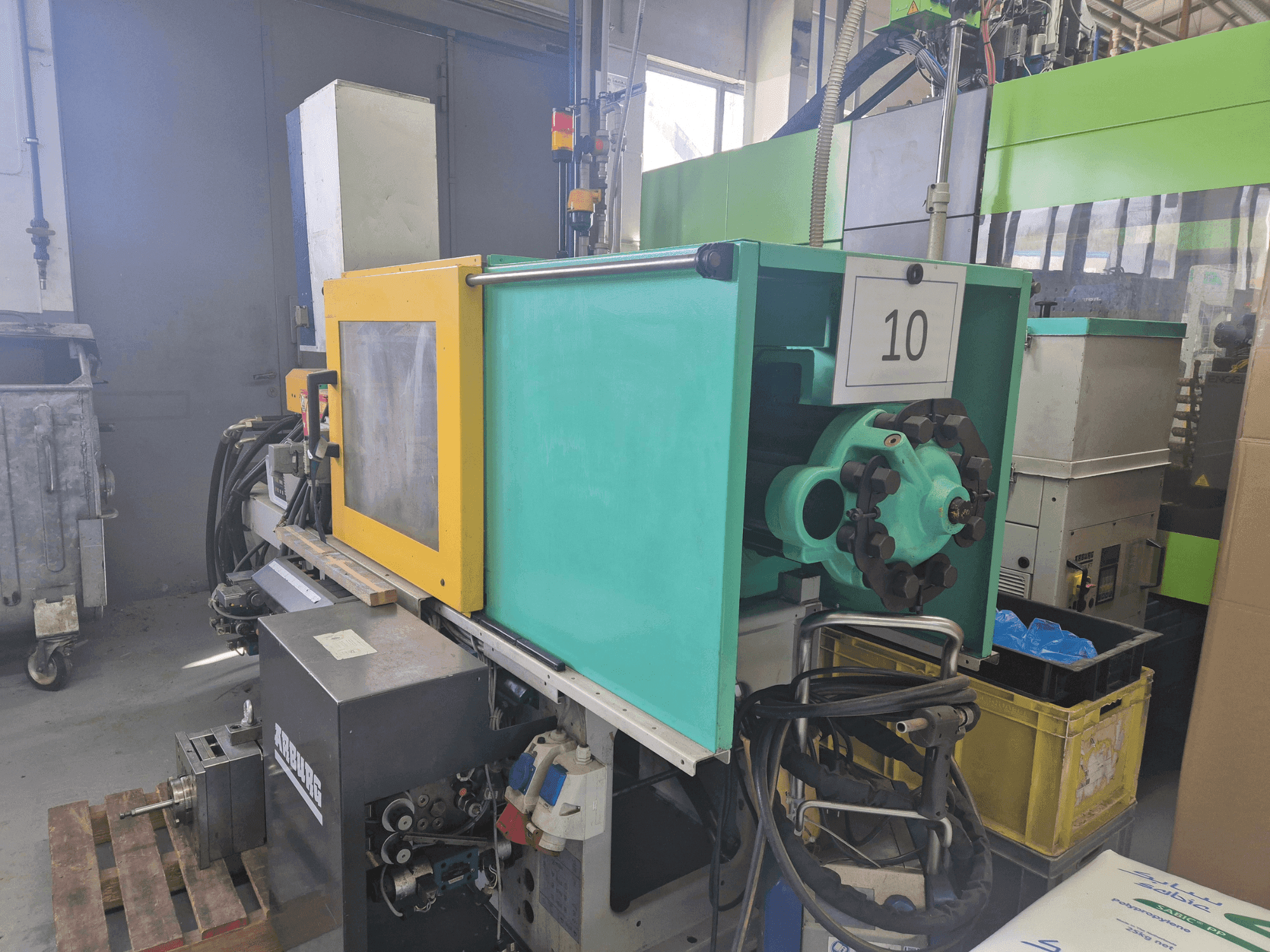 A Arburg Allrounder 270 C 400-70 gép elölnézete