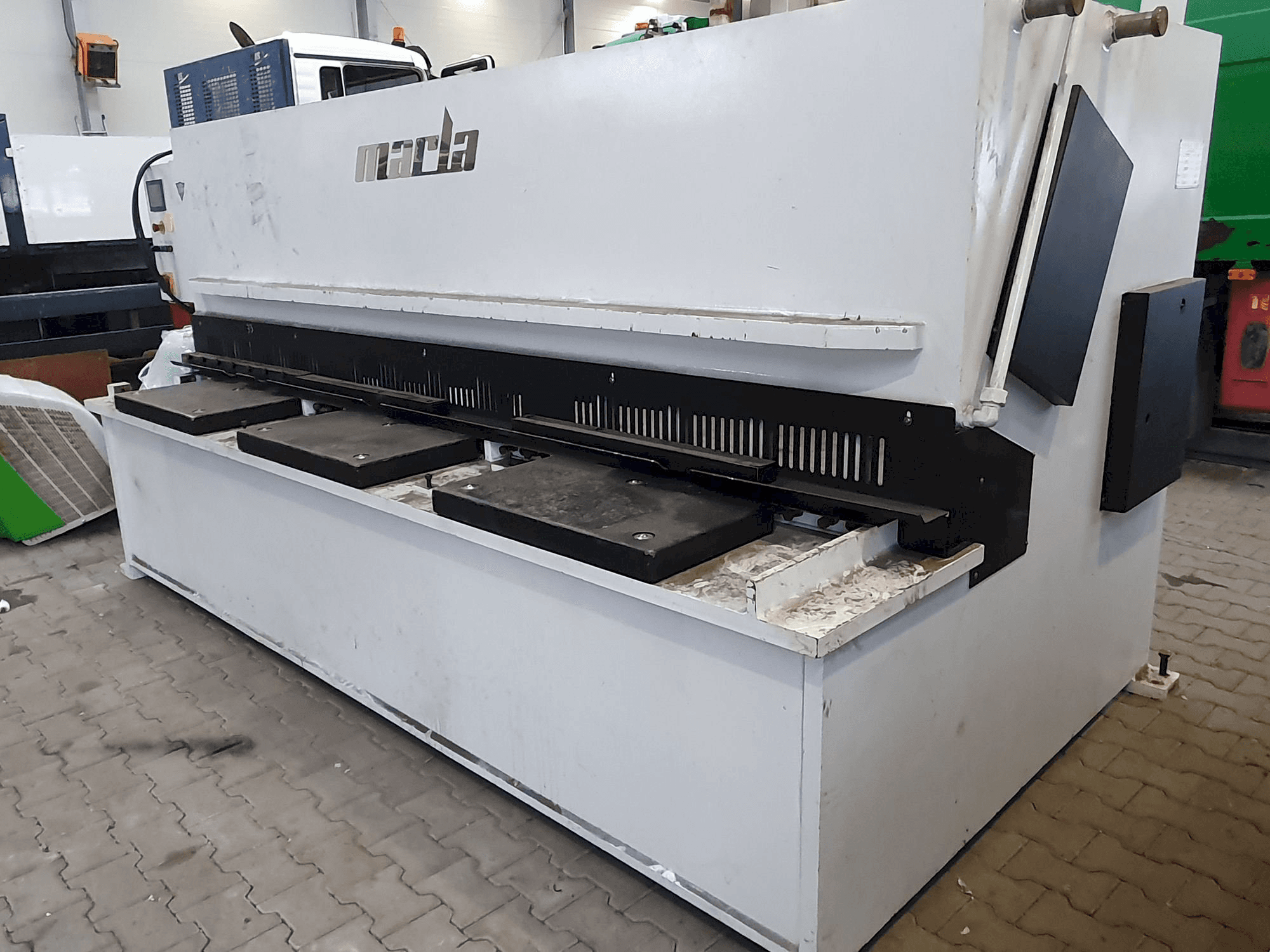 A MARLA S-CUT 3010 gép elölnézete