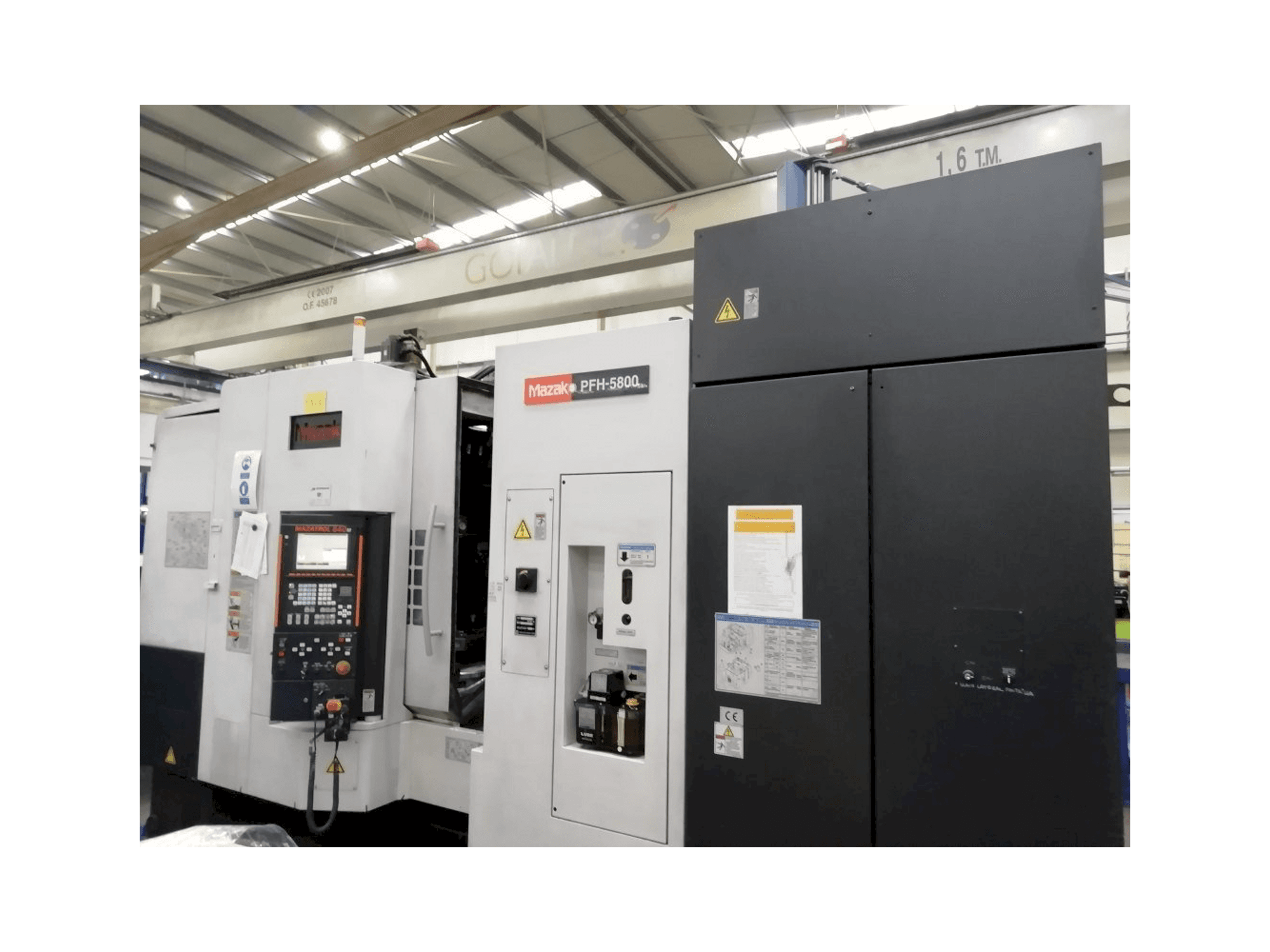 A Mazak PFH 5800 gép elölnézete